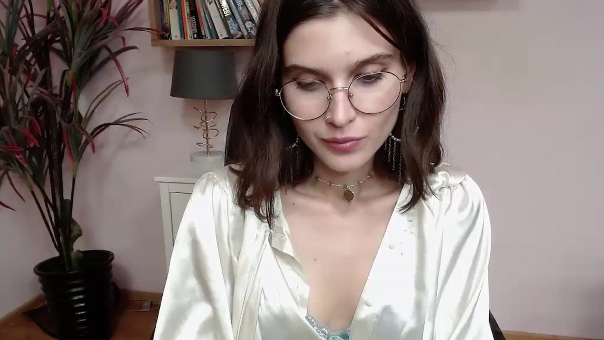 Gallery image thumbnail from SarahPassionX's myfreecams stream on, 08/06/2023, 19:37 image 15 of 20