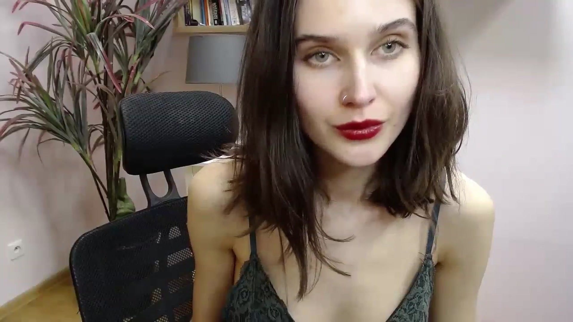 Gallery image thumbnail from SarahPassionX's myfreecams stream on, 03/03/2024, 18:14 image 3 of 20