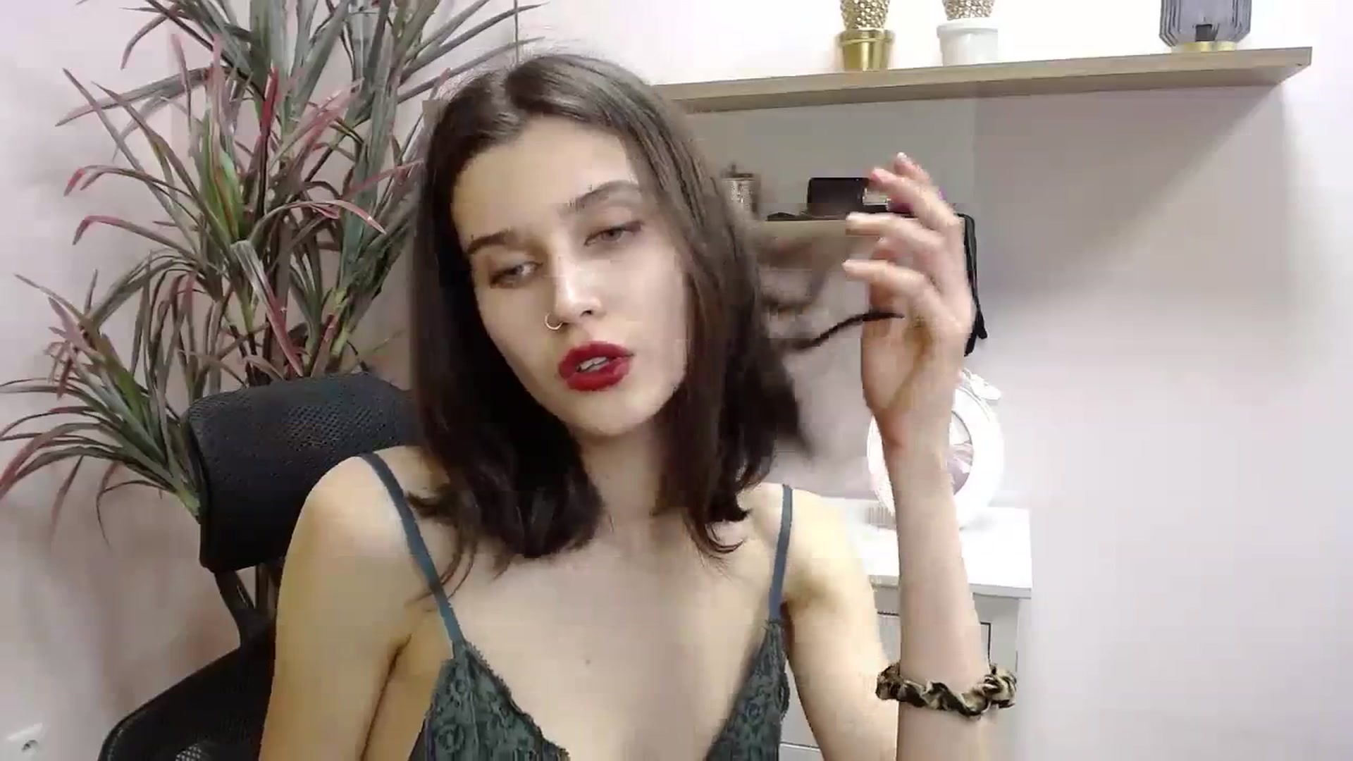 Gallery image thumbnail from SarahPassionX's myfreecams stream on, 03/03/2024, 18:14 image 12 of 20