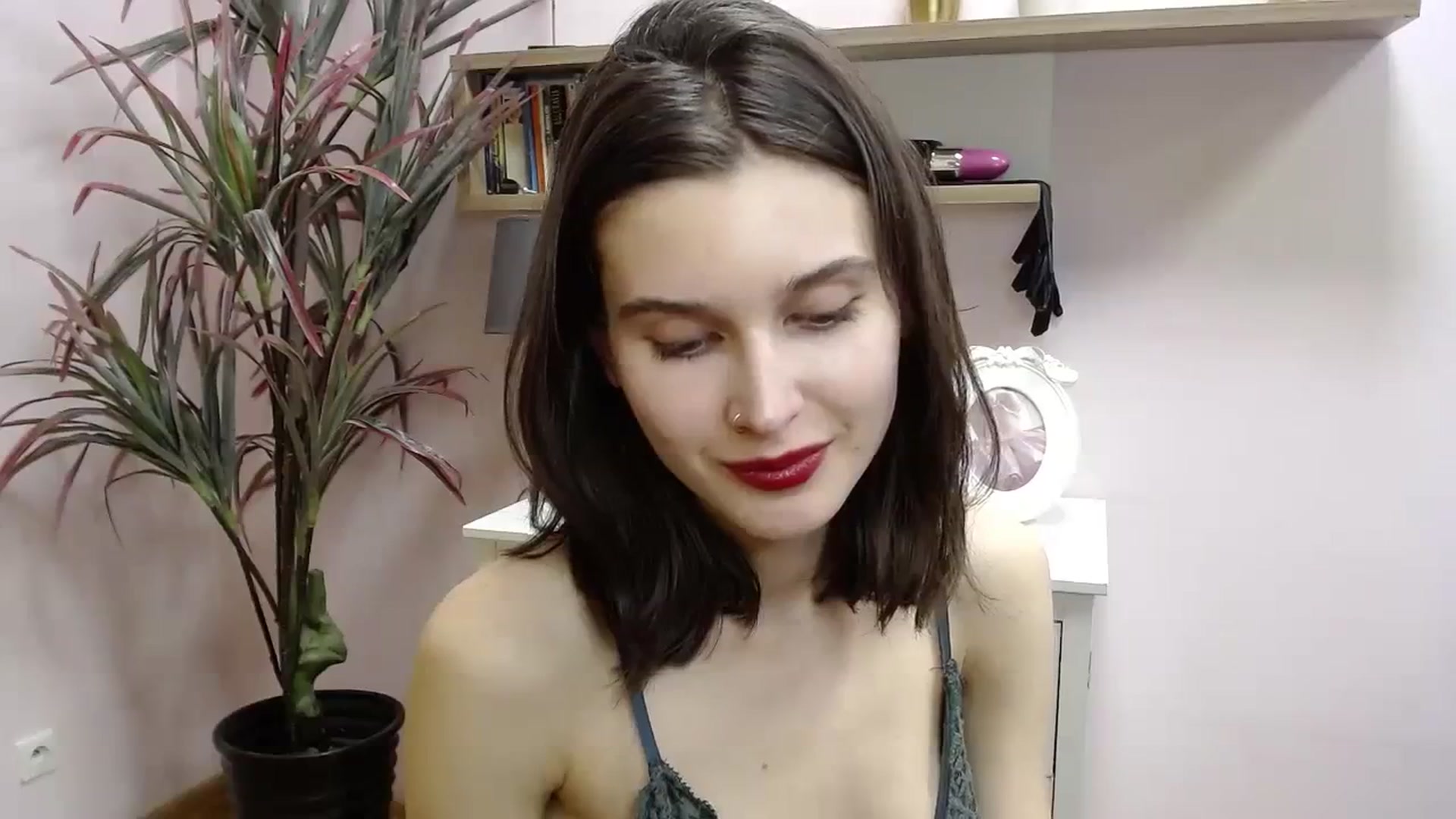 Gallery image thumbnail from SarahPassionX's myfreecams stream on, 03/03/2024, 18:14 image 18 of 20