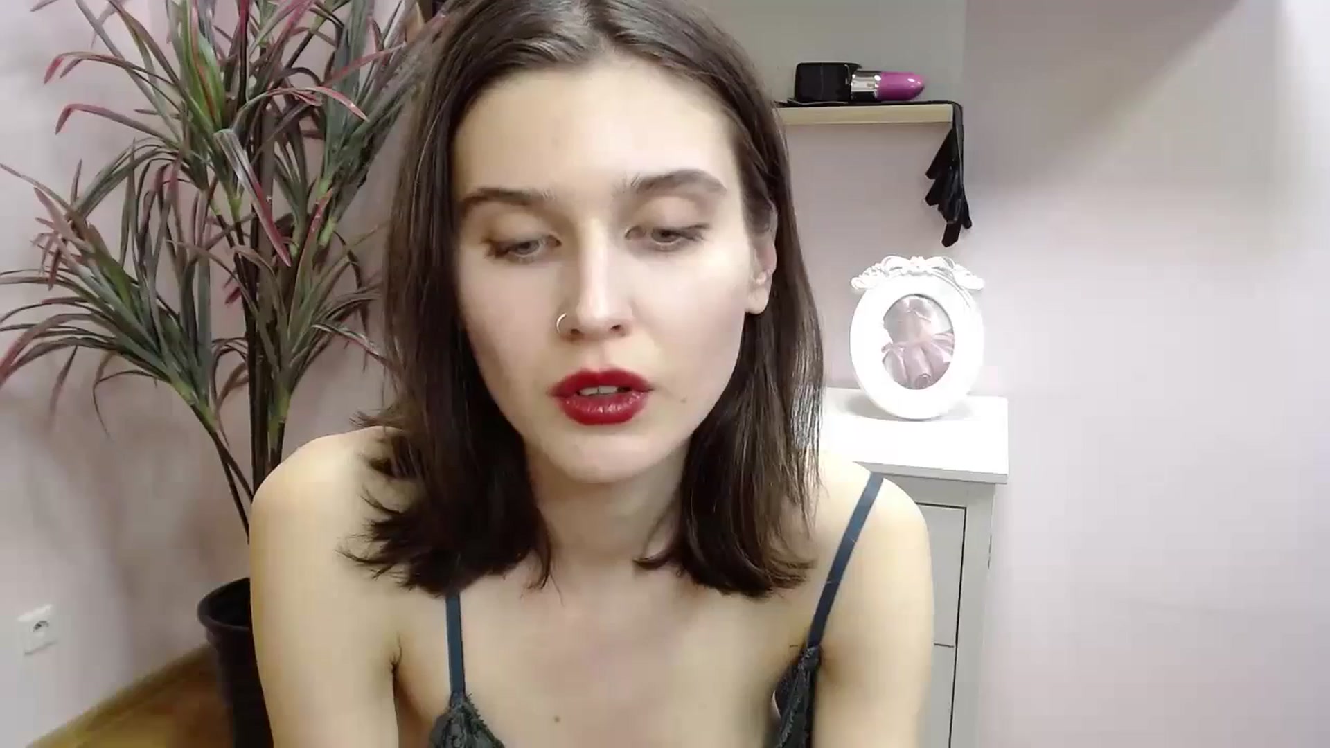 Gallery image thumbnail from SarahPassionX's myfreecams stream on, 03/03/2024, 18:14 image 11 of 20