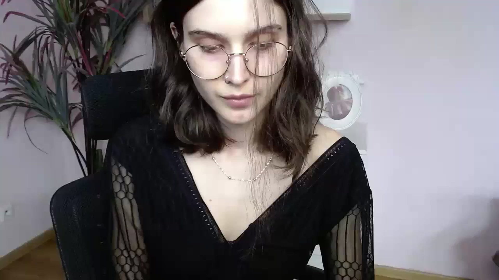 Gallery image thumbnail from SarahPassionX's myfreecams stream on, 03/16/2024, 10:03 image 7 of 20