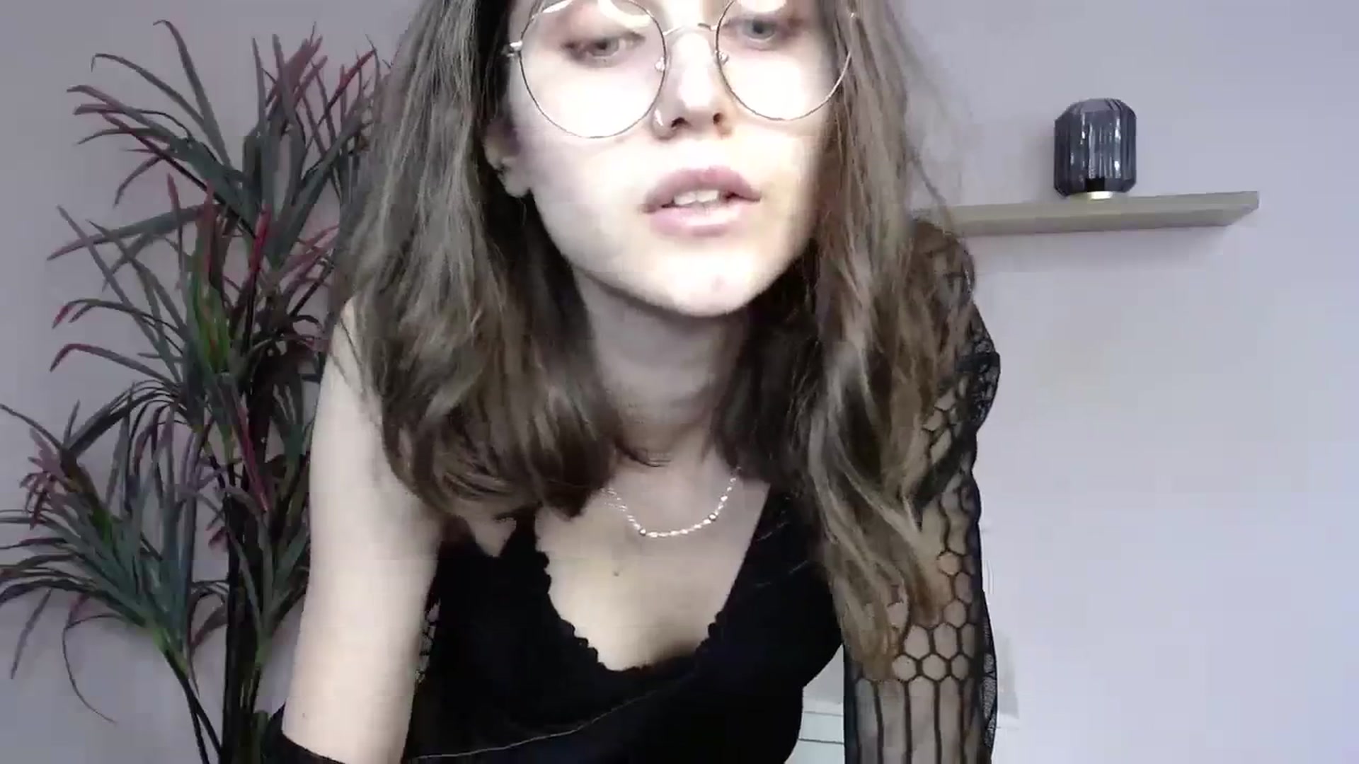 Gallery image thumbnail from SarahPassionX's myfreecams stream on, 03/16/2024, 10:03 image 15 of 20