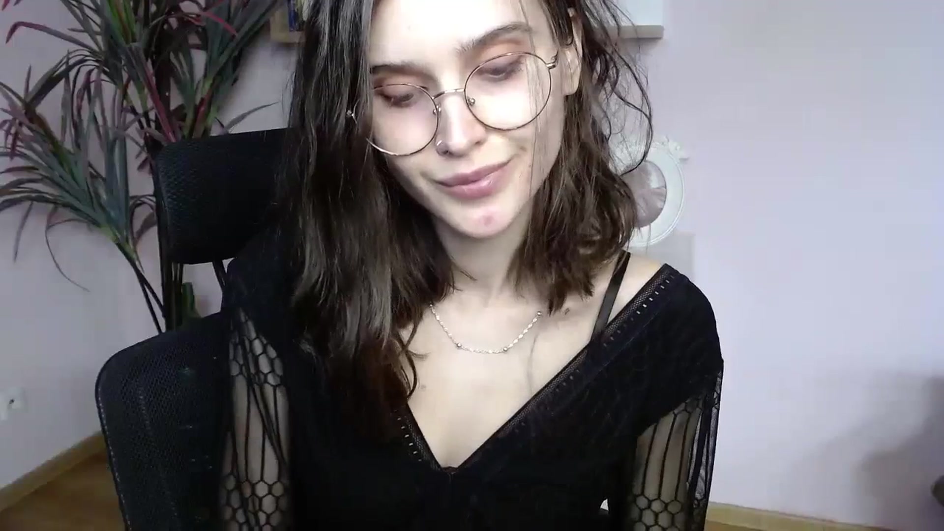 Gallery image thumbnail from SarahPassionX's myfreecams stream on, 03/16/2024, 10:03 image 9 of 20
