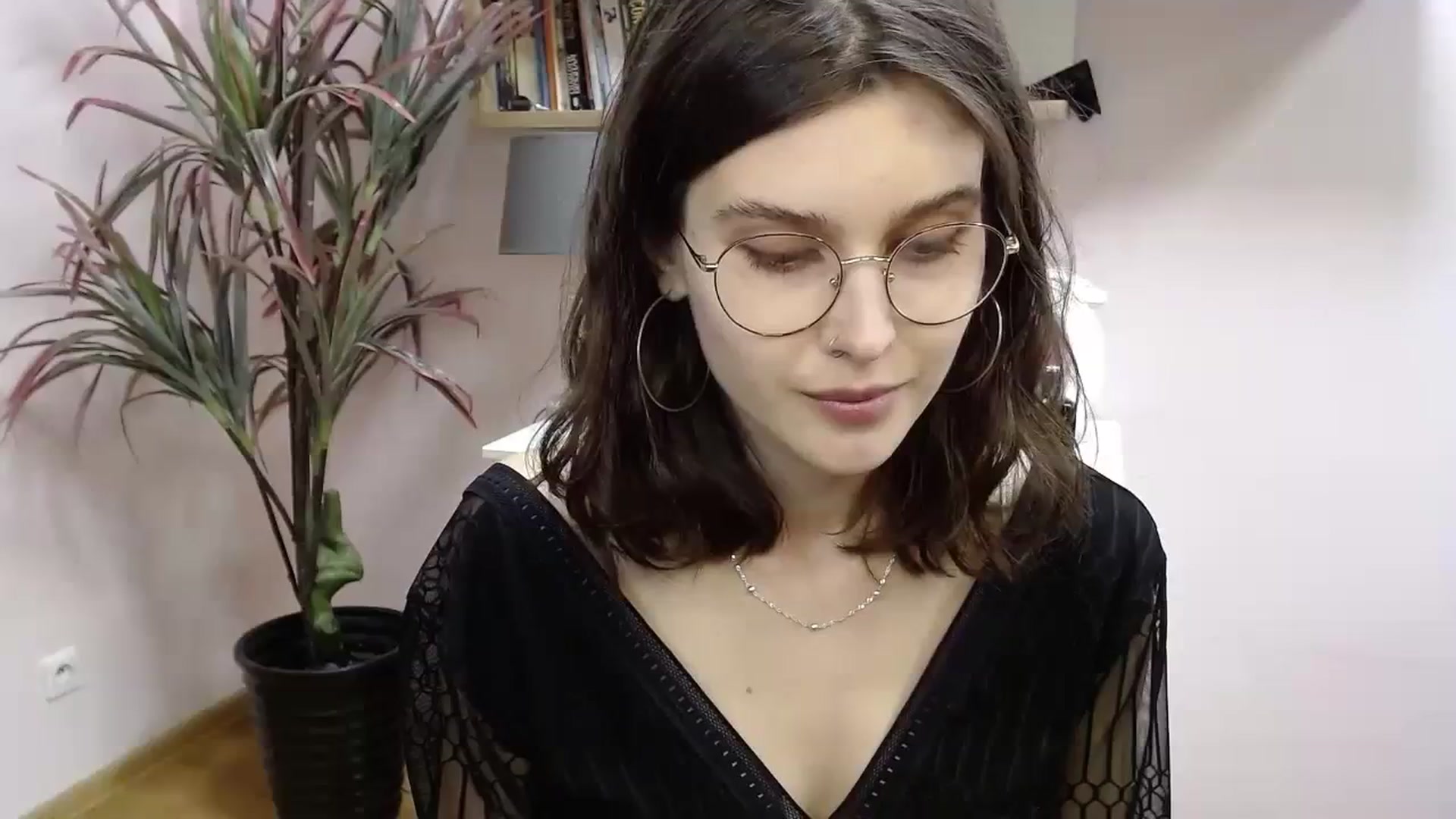 Gallery image thumbnail from SarahPassionX's myfreecams stream on, 03/24/2024, 15:25 image 1 of 20