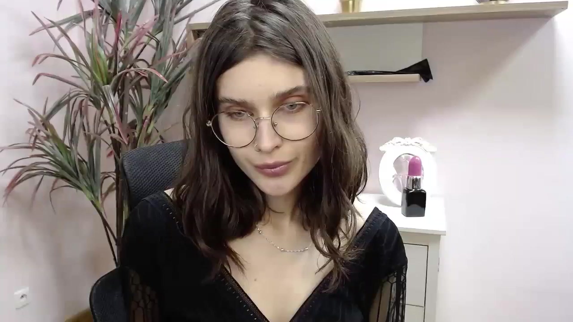 Gallery image thumbnail from SarahPassionX's myfreecams stream on, 03/24/2024, 15:25 image 15 of 20