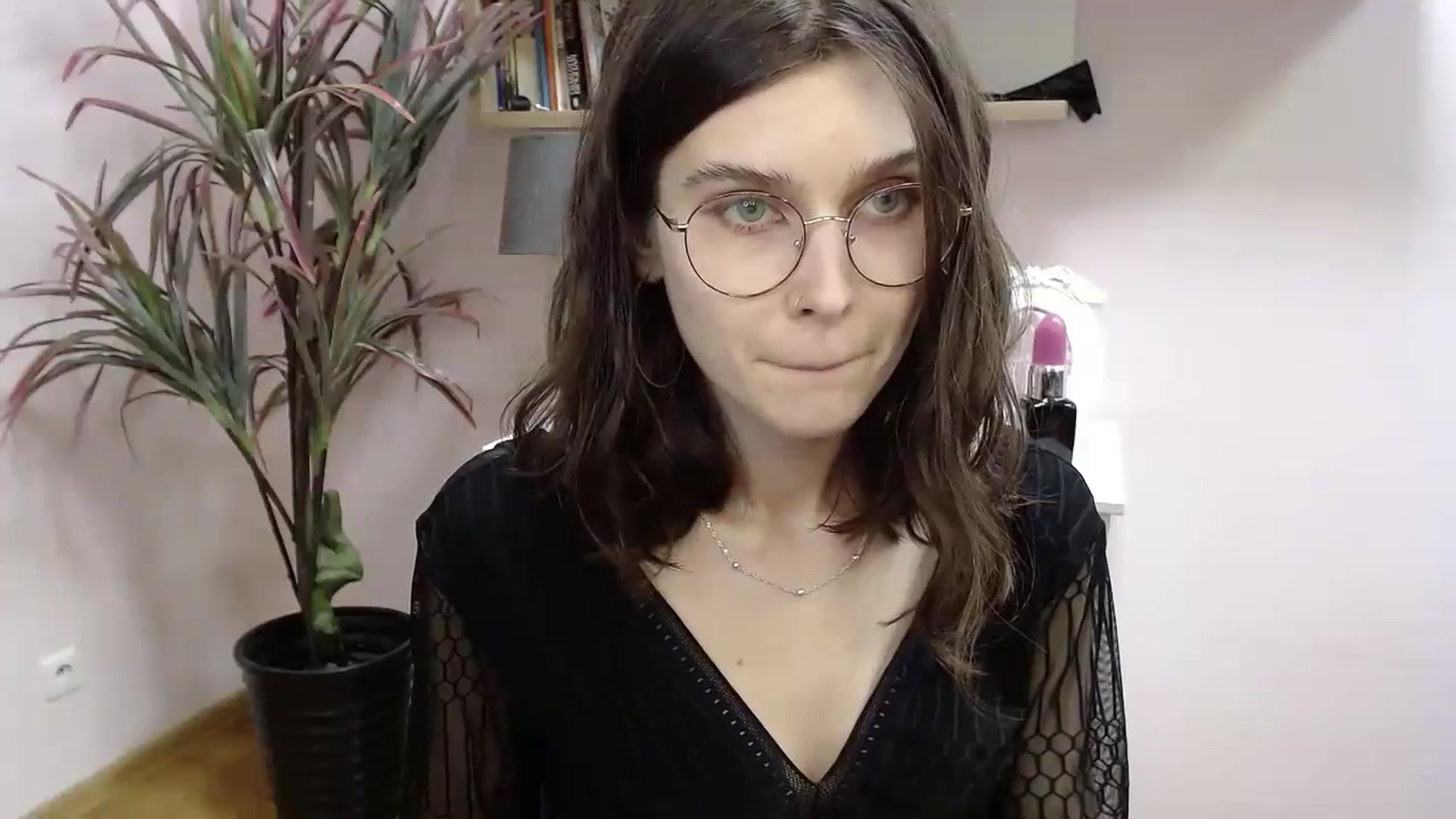 Gallery image thumbnail from SarahPassionX's myfreecams stream on, 03/24/2024, 15:25 image 2 of 20