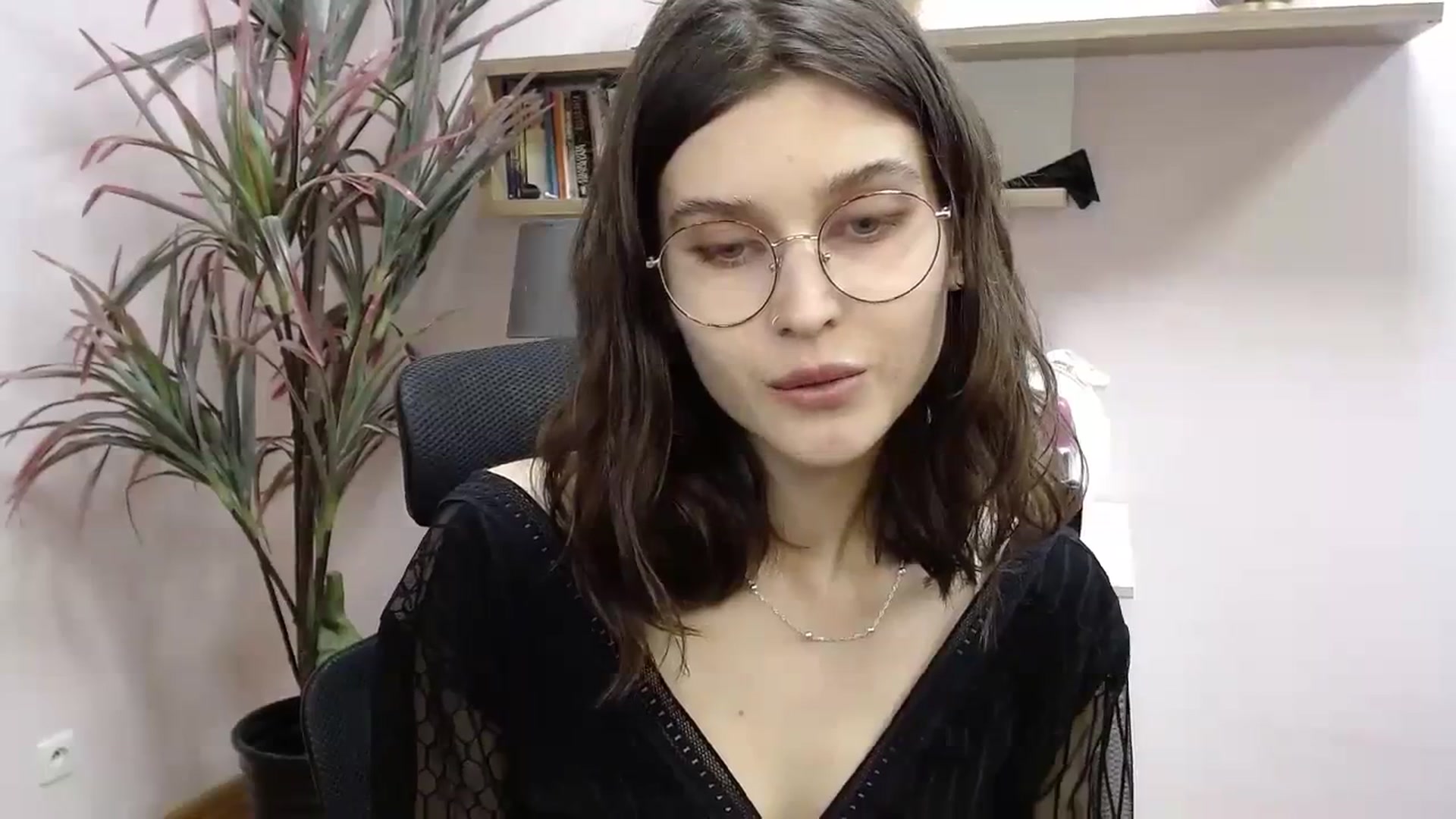 Gallery image thumbnail from SarahPassionX's myfreecams stream on, 03/24/2024, 15:25 image 11 of 20