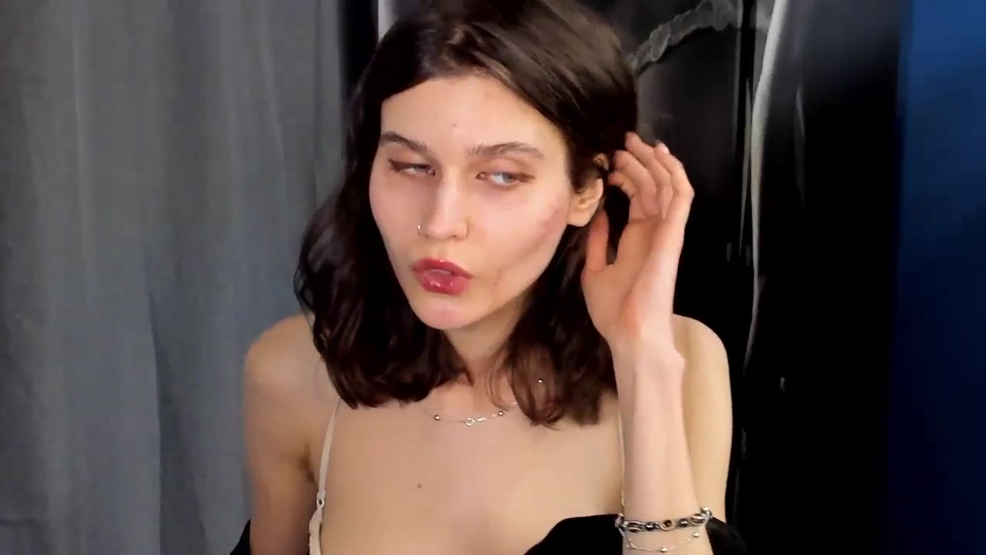 Gallery image thumbnail from SarahPassionX's myfreecams stream on, 03/26/2024, 19:55 image 12 of 20