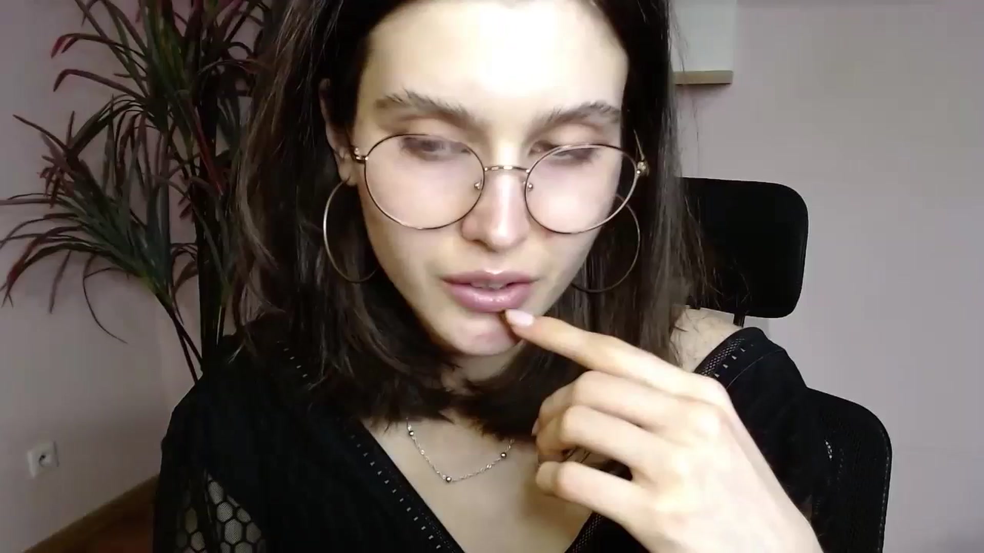 Gallery image thumbnail from SarahPassionX's myfreecams stream on, 04/04/2024, 14:58 image 18 of 20