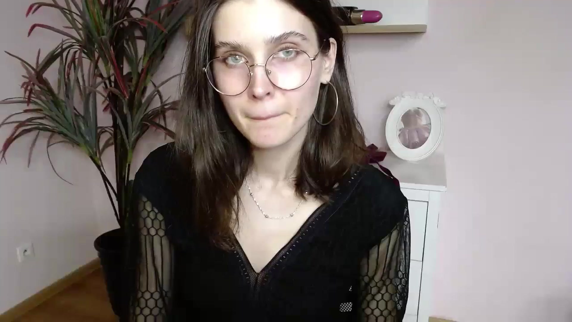 Gallery image thumbnail from SarahPassionX's myfreecams stream on, 04/04/2024, 14:58 image 2 of 20