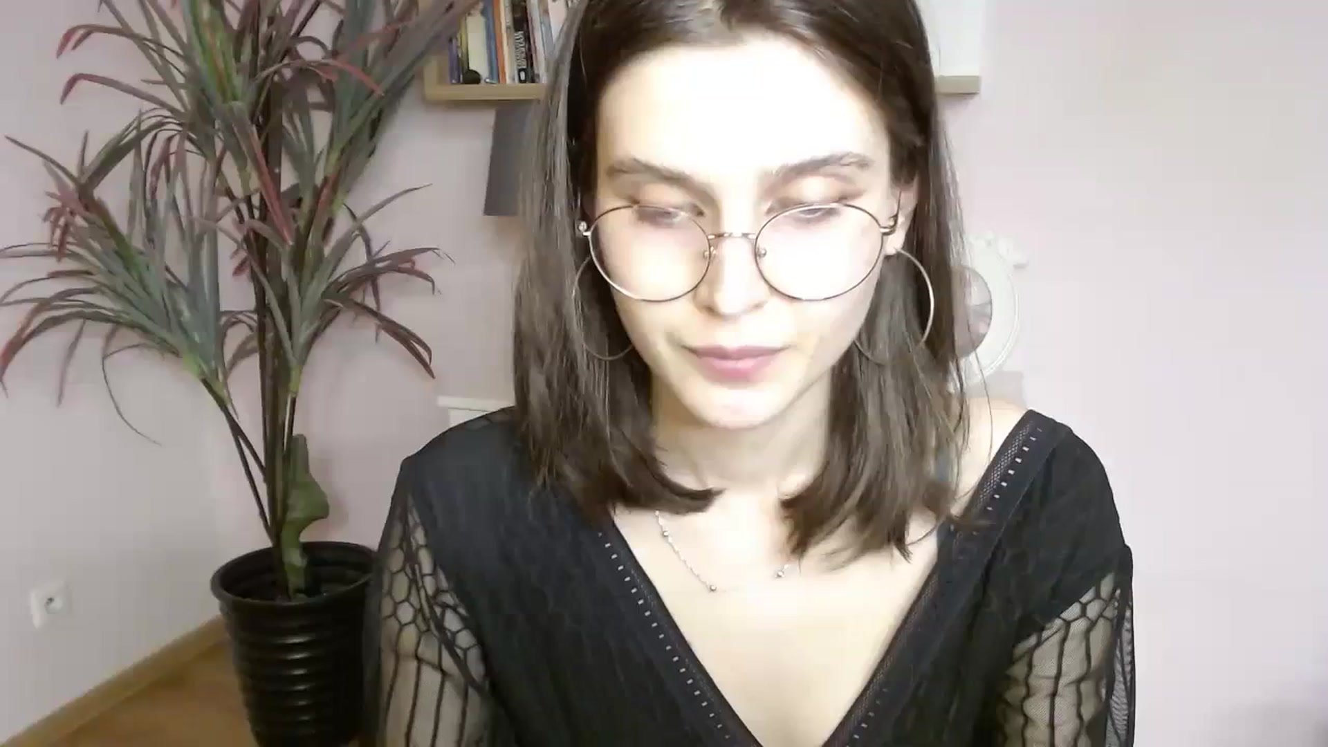 Gallery image thumbnail from SarahPassionX's myfreecams stream on, 04/04/2024, 19:04 image 7 of 20