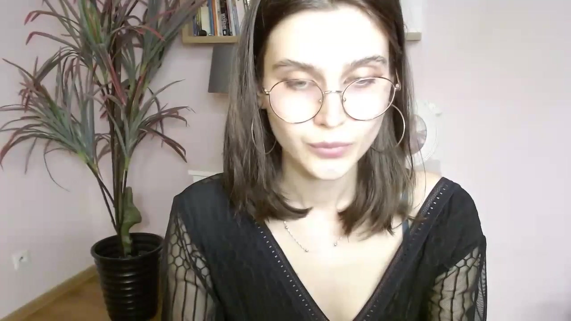 Gallery image thumbnail from SarahPassionX's myfreecams stream on, 04/04/2024, 19:04 image 8 of 20