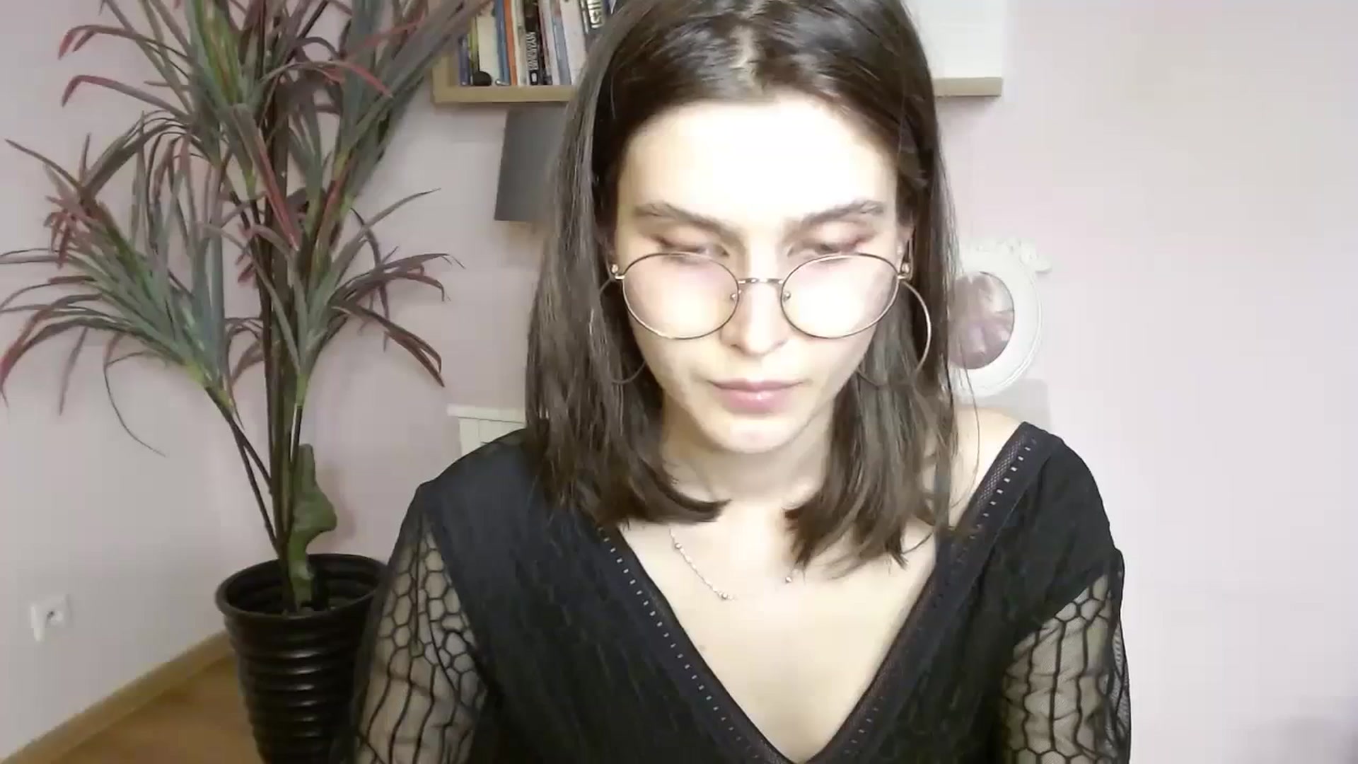 Gallery image thumbnail from SarahPassionX's myfreecams stream on, 04/04/2024, 19:04 image 5 of 20