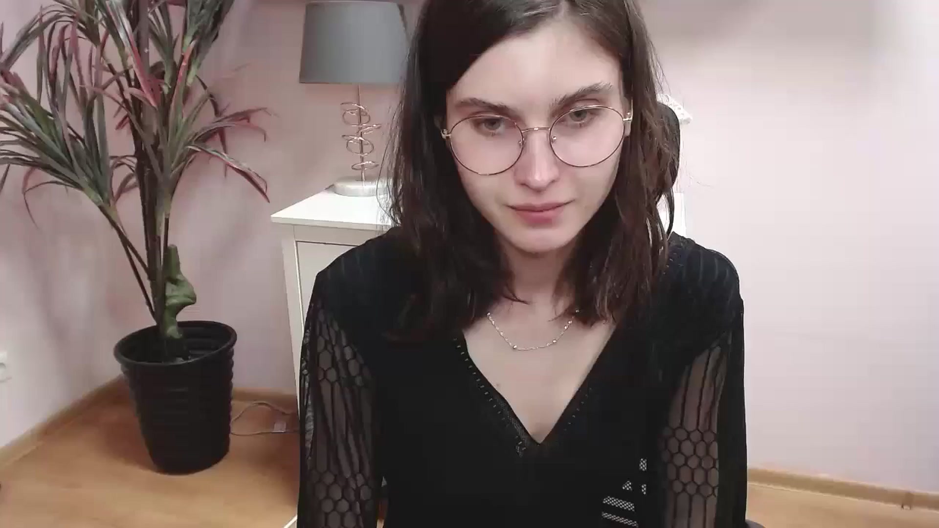 Gallery image thumbnail from SarahPassionX's myfreecams stream on, 04/10/2024, 18:03 image 1 of 20