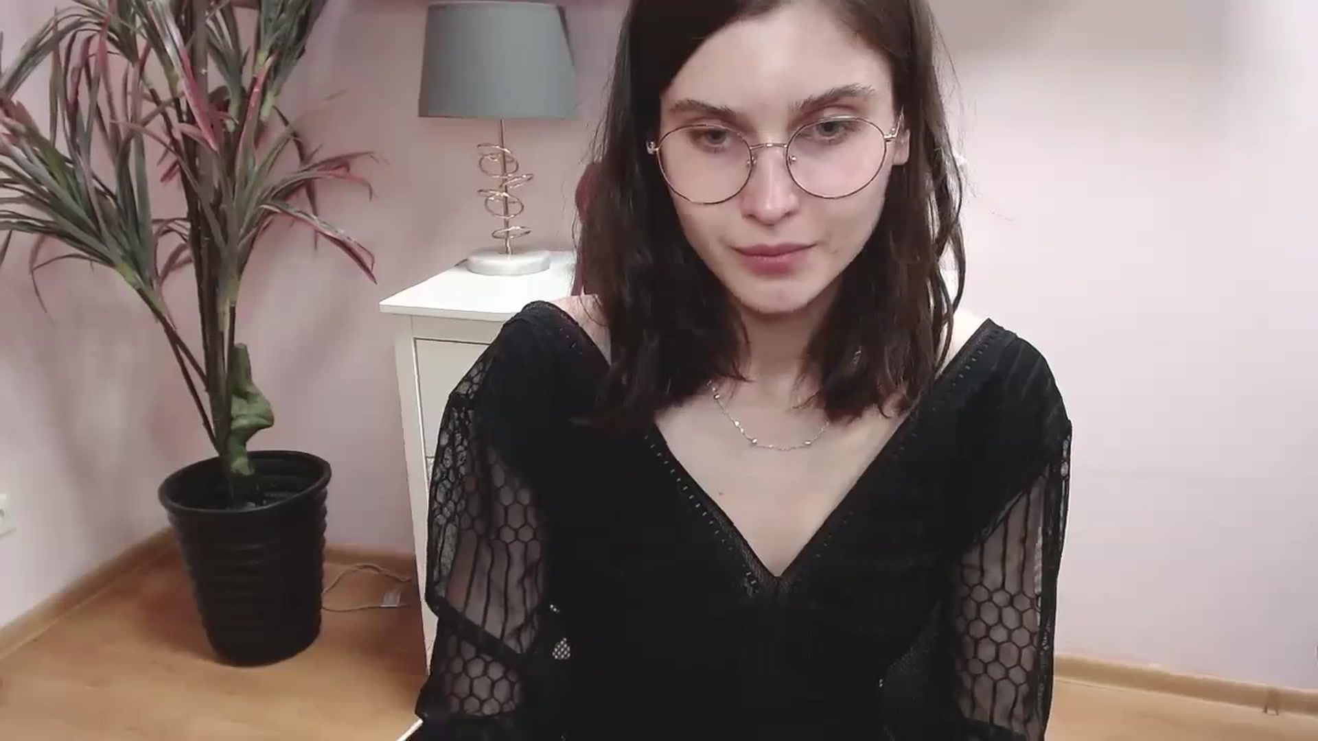 Gallery image thumbnail from SarahPassionX's myfreecams stream on, 04/10/2024, 18:03 image 8 of 20
