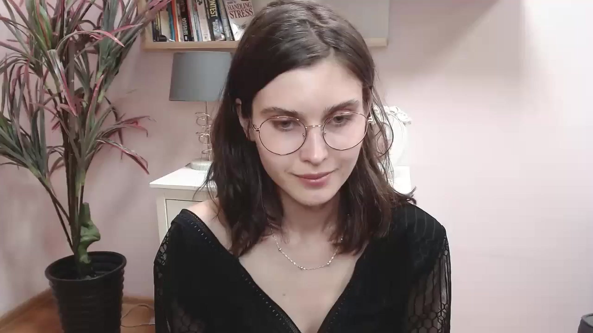 Gallery image thumbnail from SarahPassionX's myfreecams stream on, 04/10/2024, 18:38 image 11 of 20