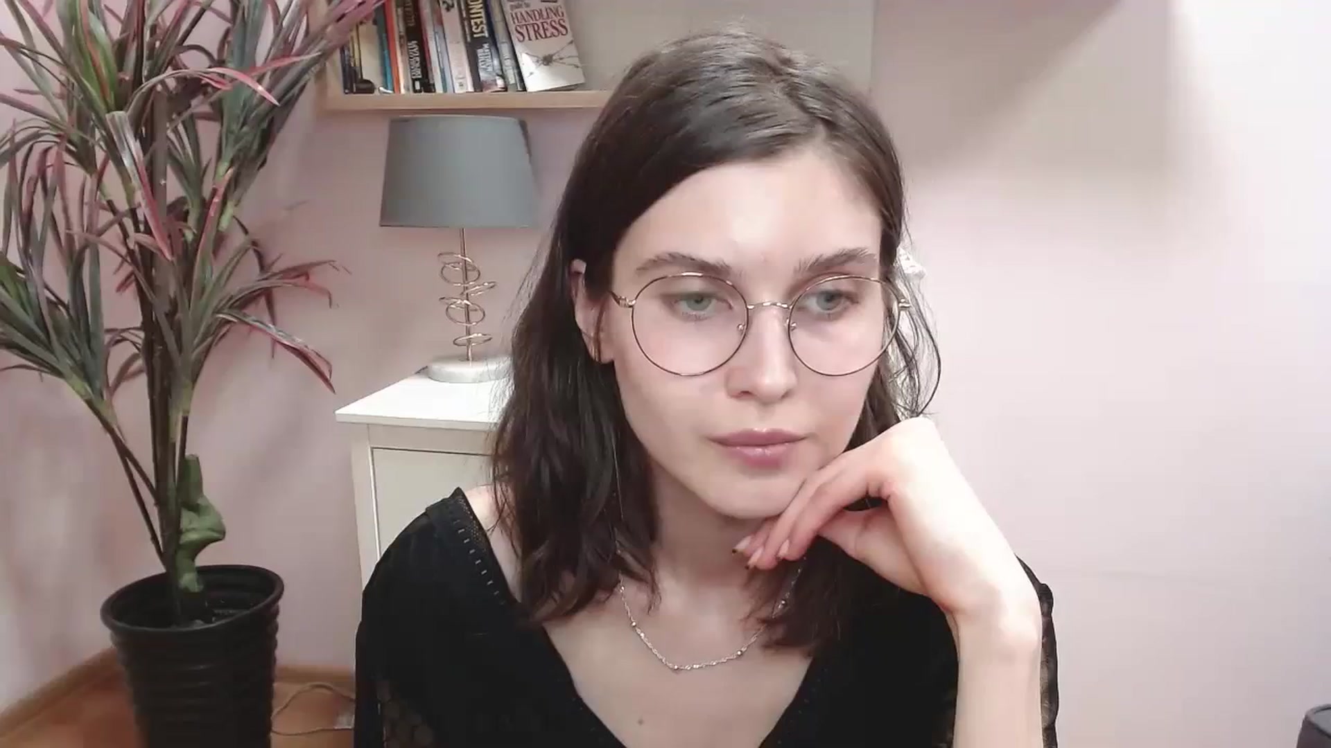 Gallery image thumbnail from SarahPassionX's myfreecams stream on, 04/10/2024, 18:38 image 1 of 20