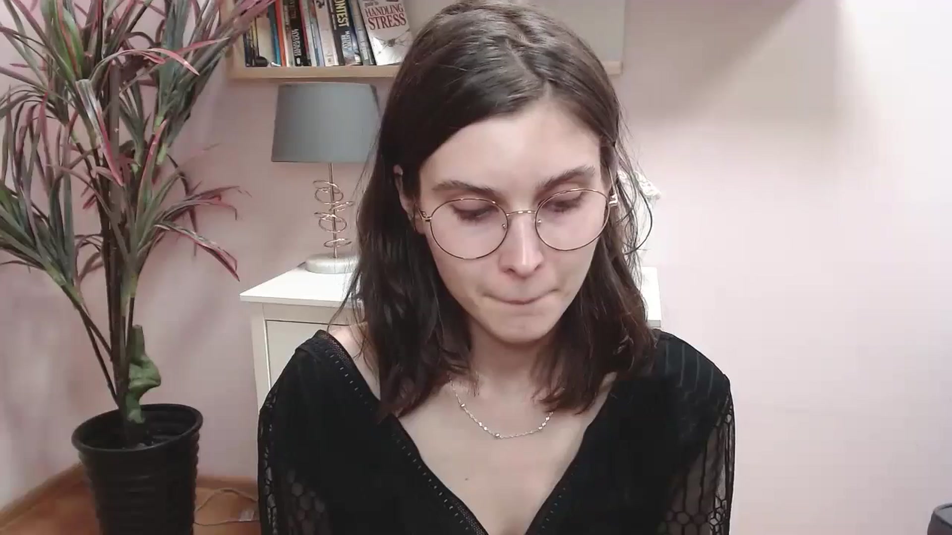 Gallery image thumbnail from SarahPassionX's myfreecams stream on, 04/10/2024, 18:38 image 7 of 20