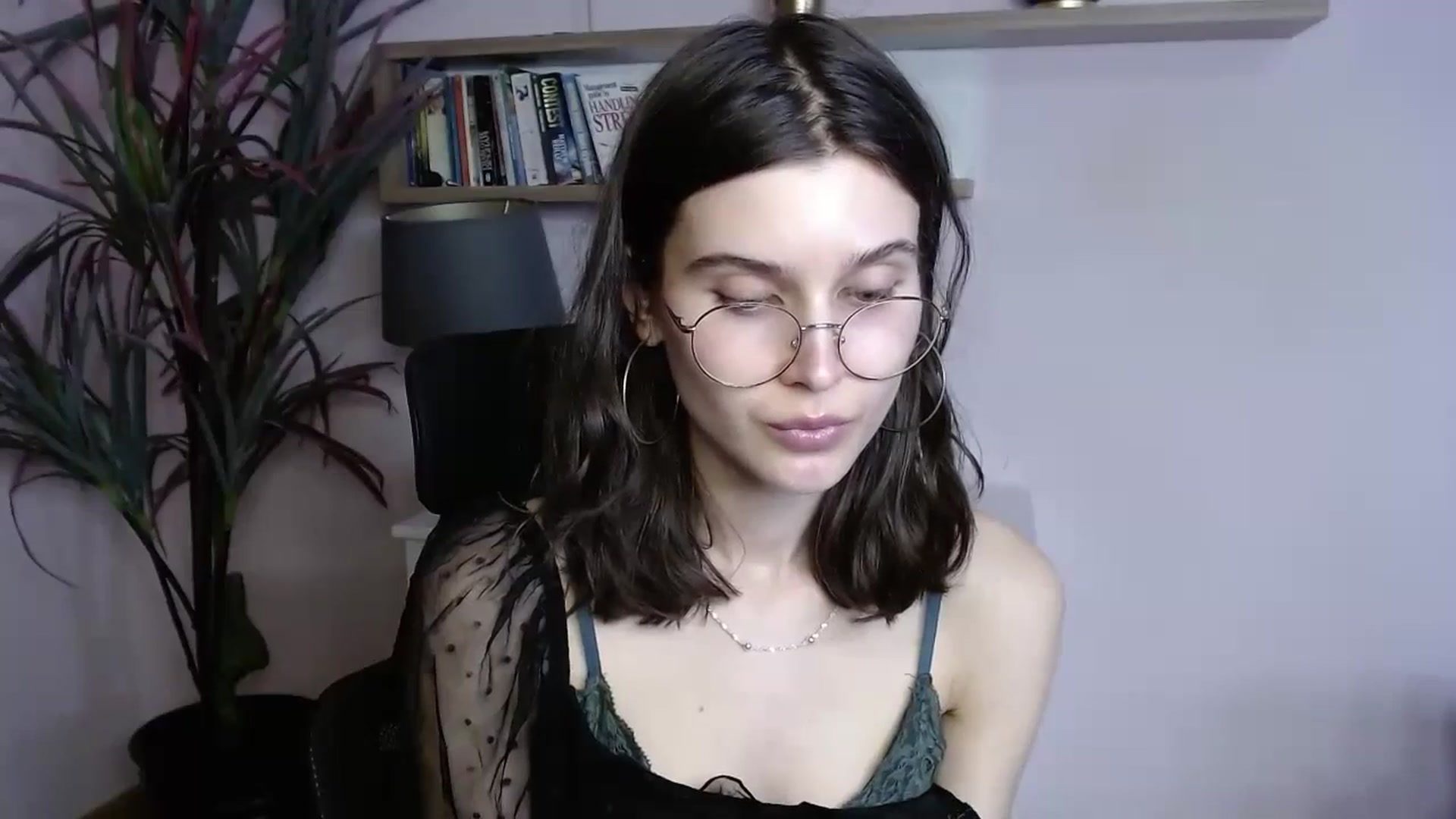 Gallery image thumbnail from SarahPassionX's myfreecams stream on, 04/18/2024, 16:05 image 17 of 20