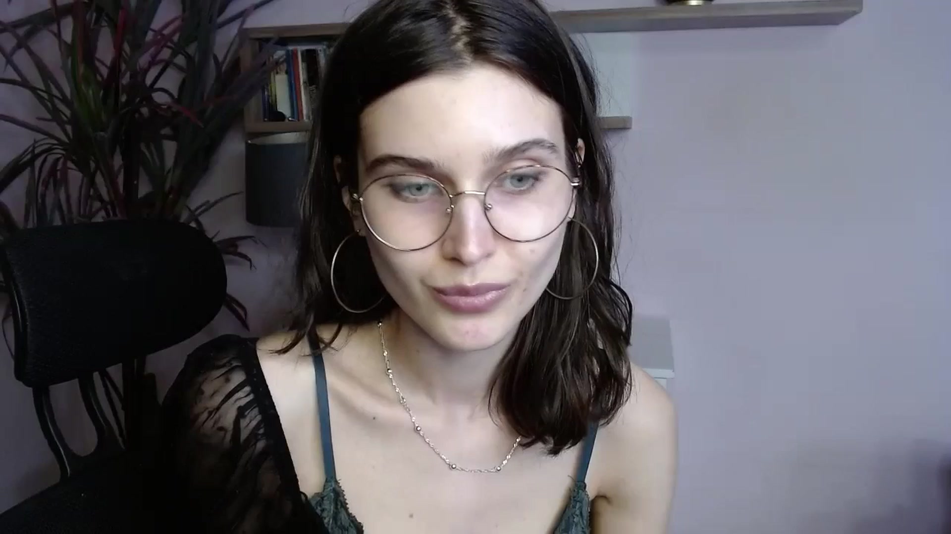Gallery image thumbnail from SarahPassionX's myfreecams stream on, 04/18/2024, 16:05 image 1 of 20