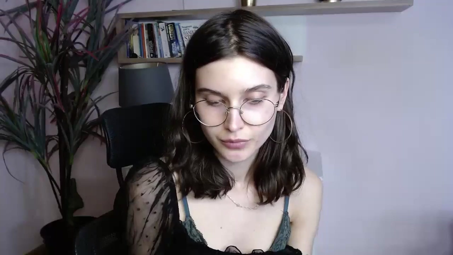 Gallery image thumbnail from SarahPassionX's myfreecams stream on, 04/18/2024, 16:05 image 10 of 20