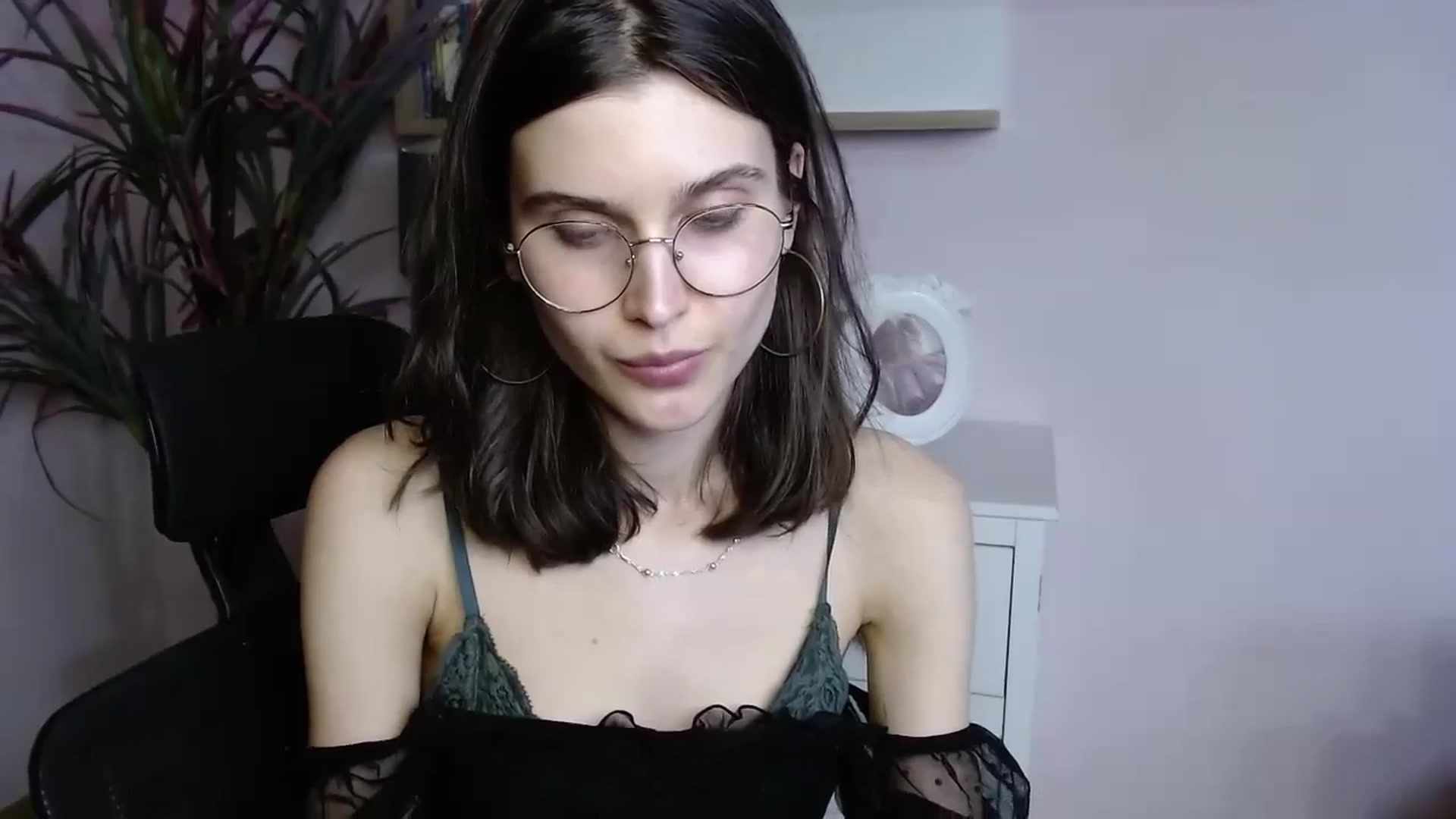 Gallery image thumbnail from SarahPassionX's myfreecams stream on, 04/18/2024, 18:08 image 19 of 20