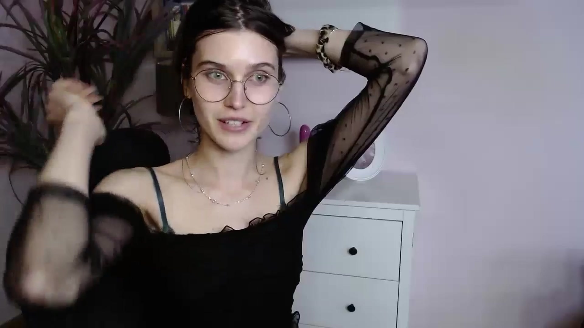 Gallery image thumbnail from SarahPassionX's myfreecams stream on, 04/18/2024, 18:08 image 3 of 20