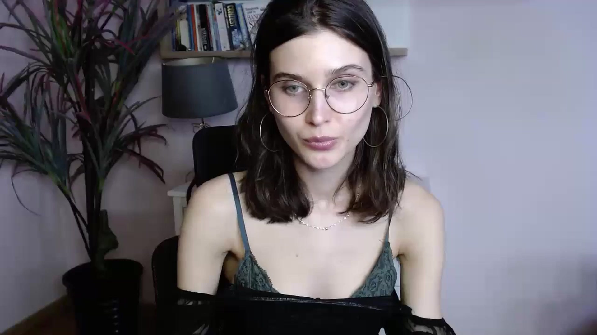 Gallery image thumbnail from SarahPassionX's myfreecams stream on, 04/18/2024, 18:08 image 10 of 20