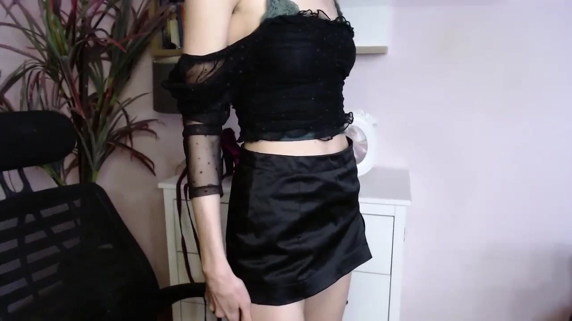 Gallery image thumbnail from SarahPassionX's myfreecams stream on, 04/18/2024, 18:08 image 2 of 20