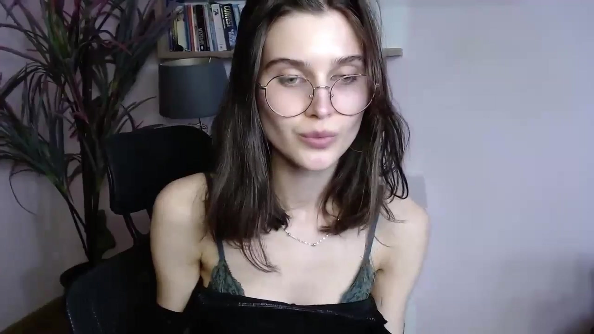 Gallery image thumbnail from SarahPassionX's myfreecams stream on, 04/18/2024, 18:08 image 6 of 20