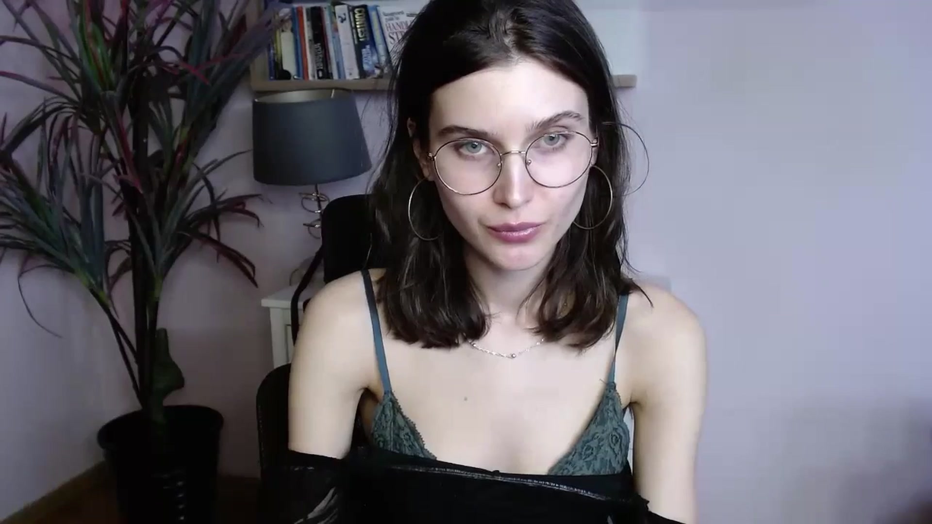Gallery image thumbnail from SarahPassionX's myfreecams stream on, 04/18/2024, 18:08 image 12 of 20