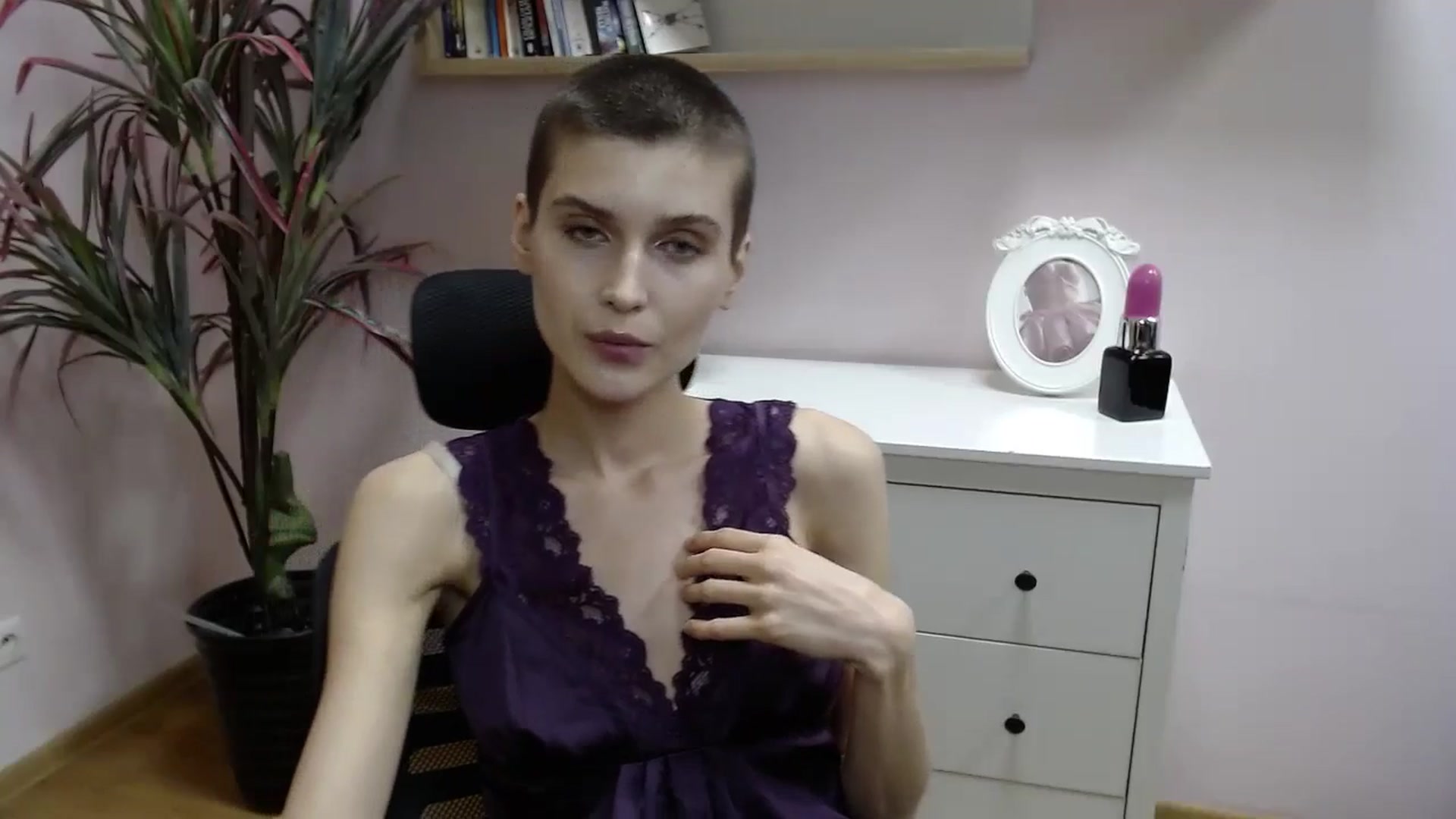 Gallery image thumbnail from SarahPassionX's myfreecams stream on, 05/07/2024, 15:40 image 5 of 20