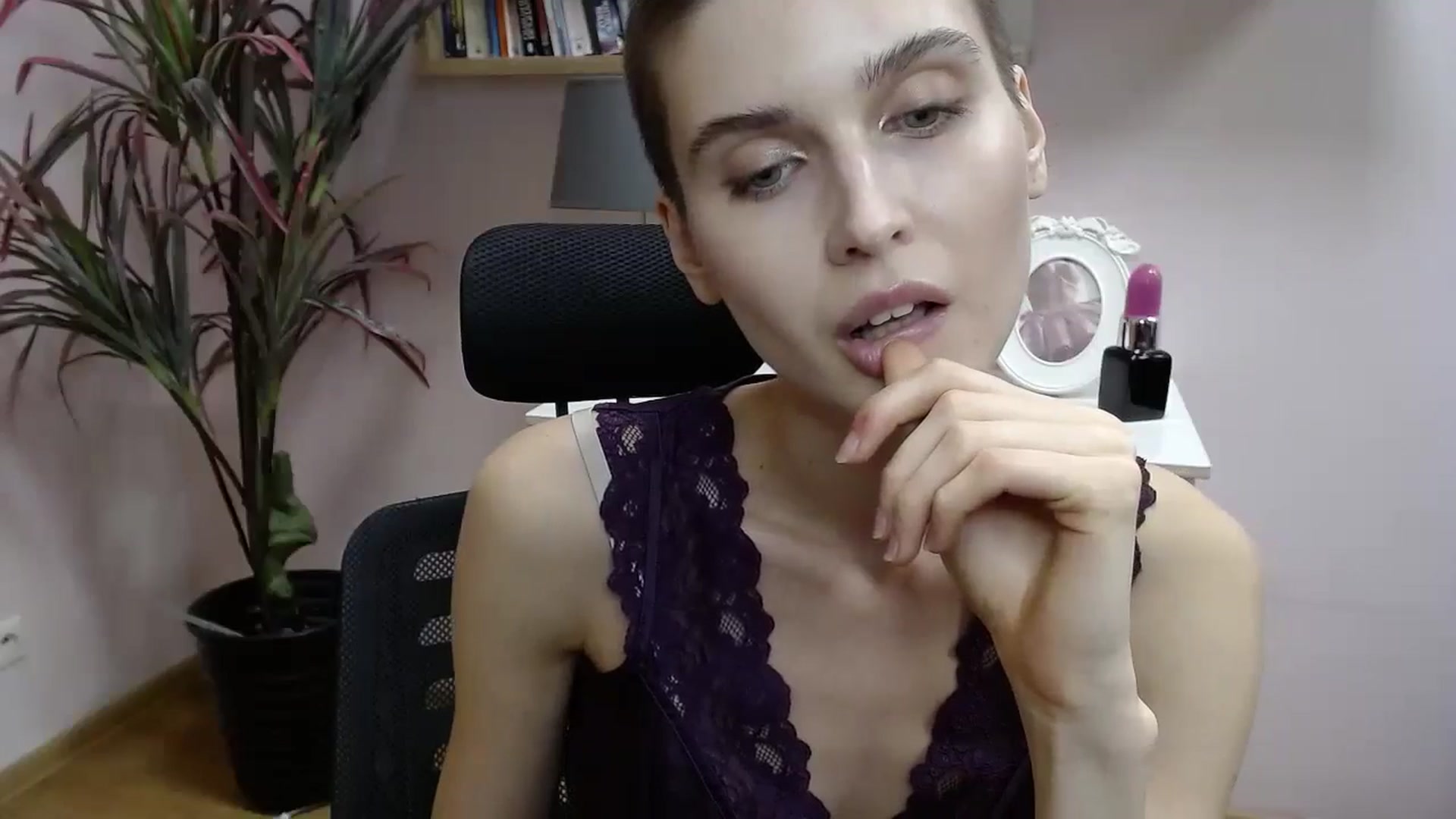 Gallery image thumbnail from SarahPassionX's myfreecams stream on, 05/07/2024, 15:40 image 4 of 20