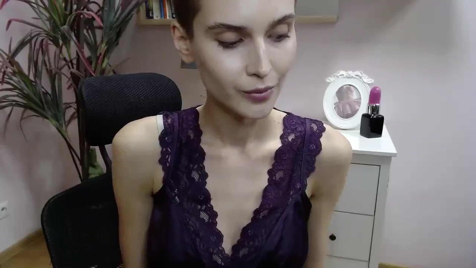 Gallery image thumbnail from SarahPassionX's myfreecams stream on, 05/07/2024, 15:40 image 18 of 20
