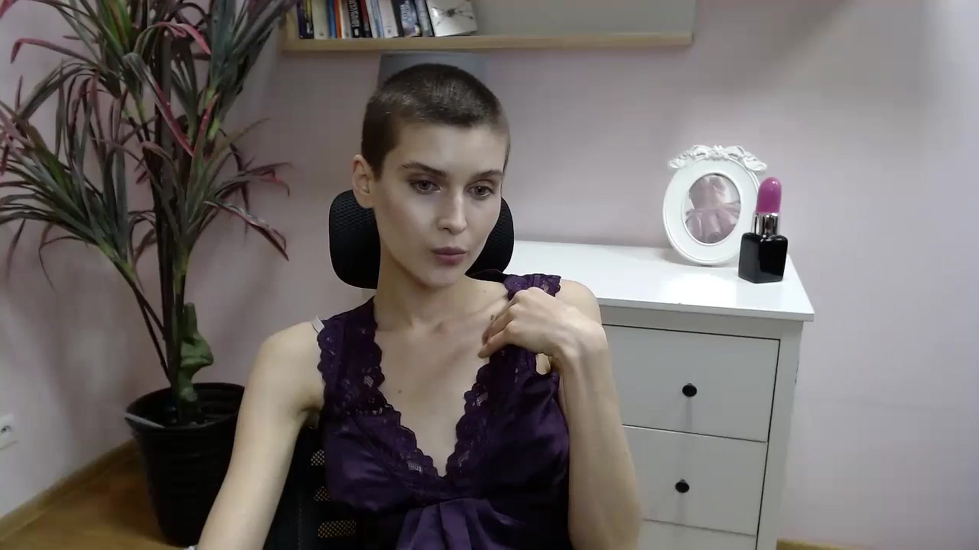 Gallery image thumbnail from SarahPassionX's myfreecams stream on, 05/07/2024, 15:40 image 11 of 20