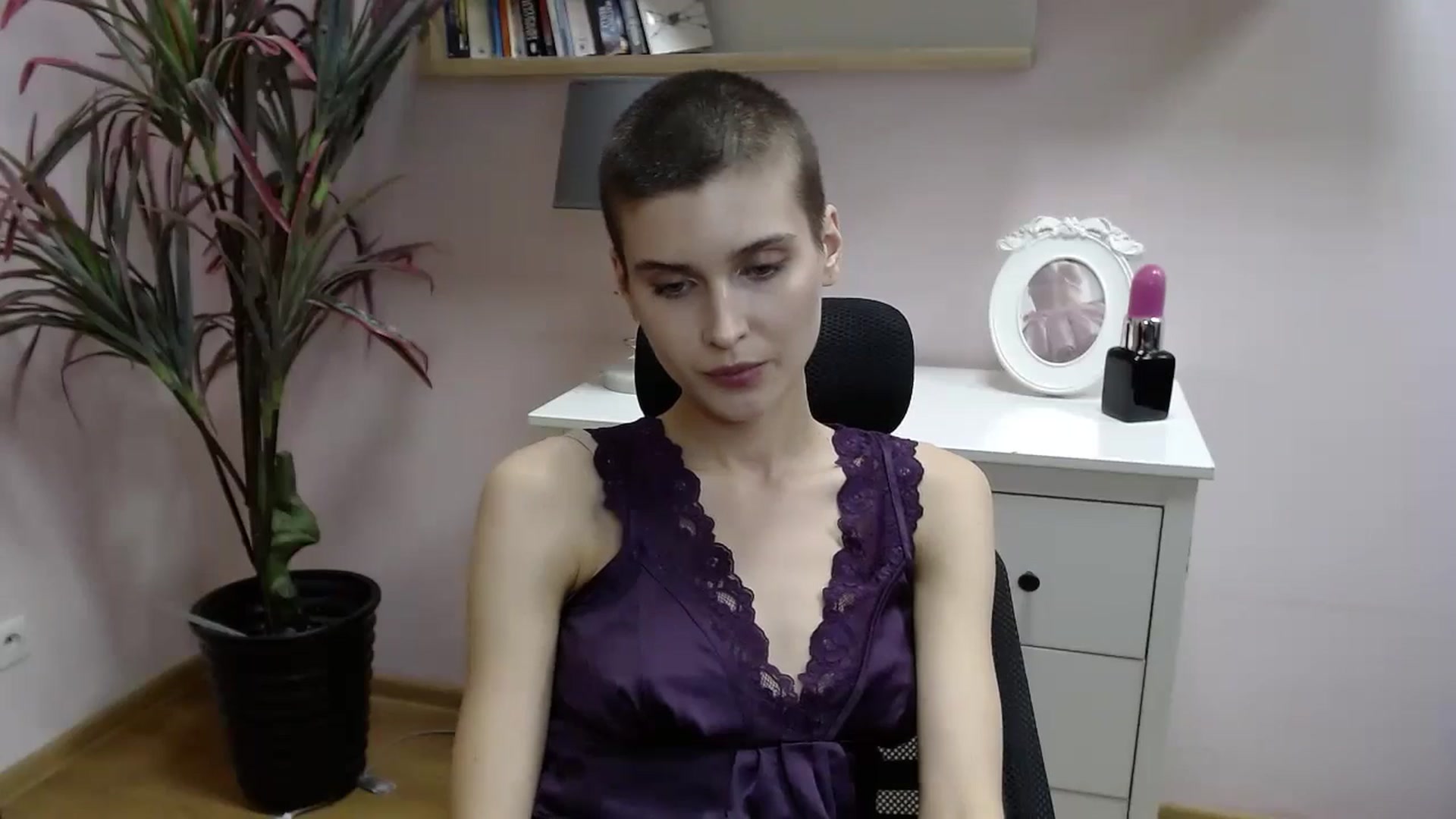 Gallery image thumbnail from SarahPassionX's myfreecams stream on, 05/07/2024, 16:17 image 12 of 20