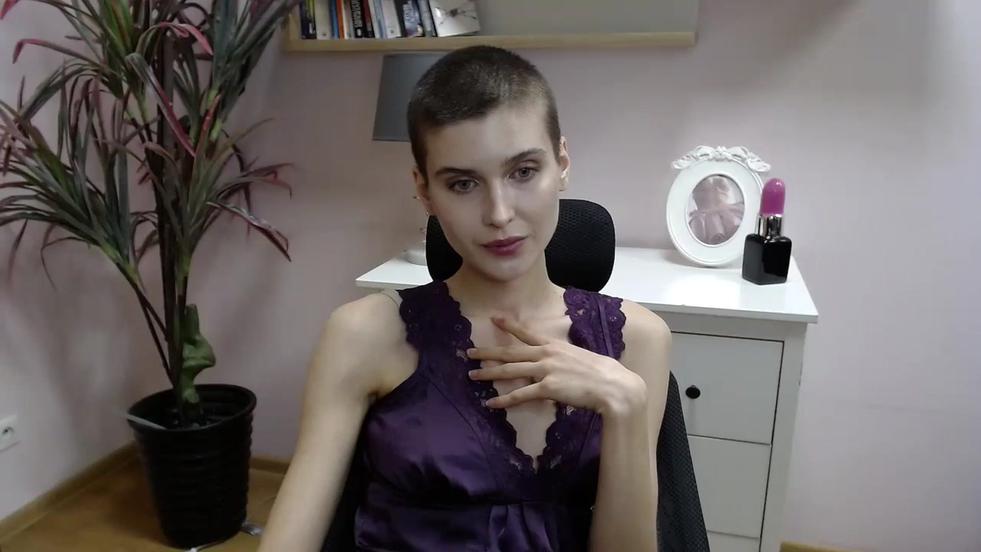 Gallery image thumbnail from SarahPassionX's myfreecams stream on, 05/07/2024, 16:17 image 11 of 20