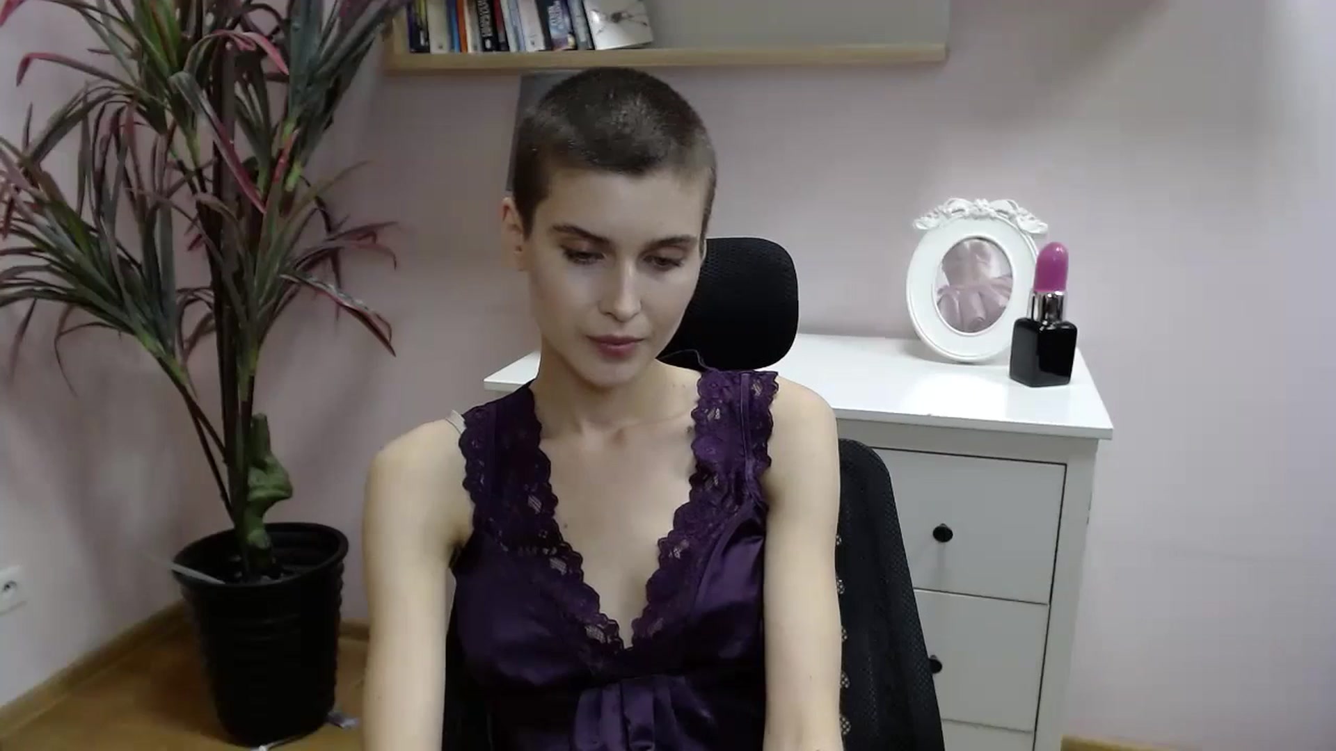 Gallery image thumbnail from SarahPassionX's myfreecams stream on, 05/07/2024, 16:17 image 7 of 20