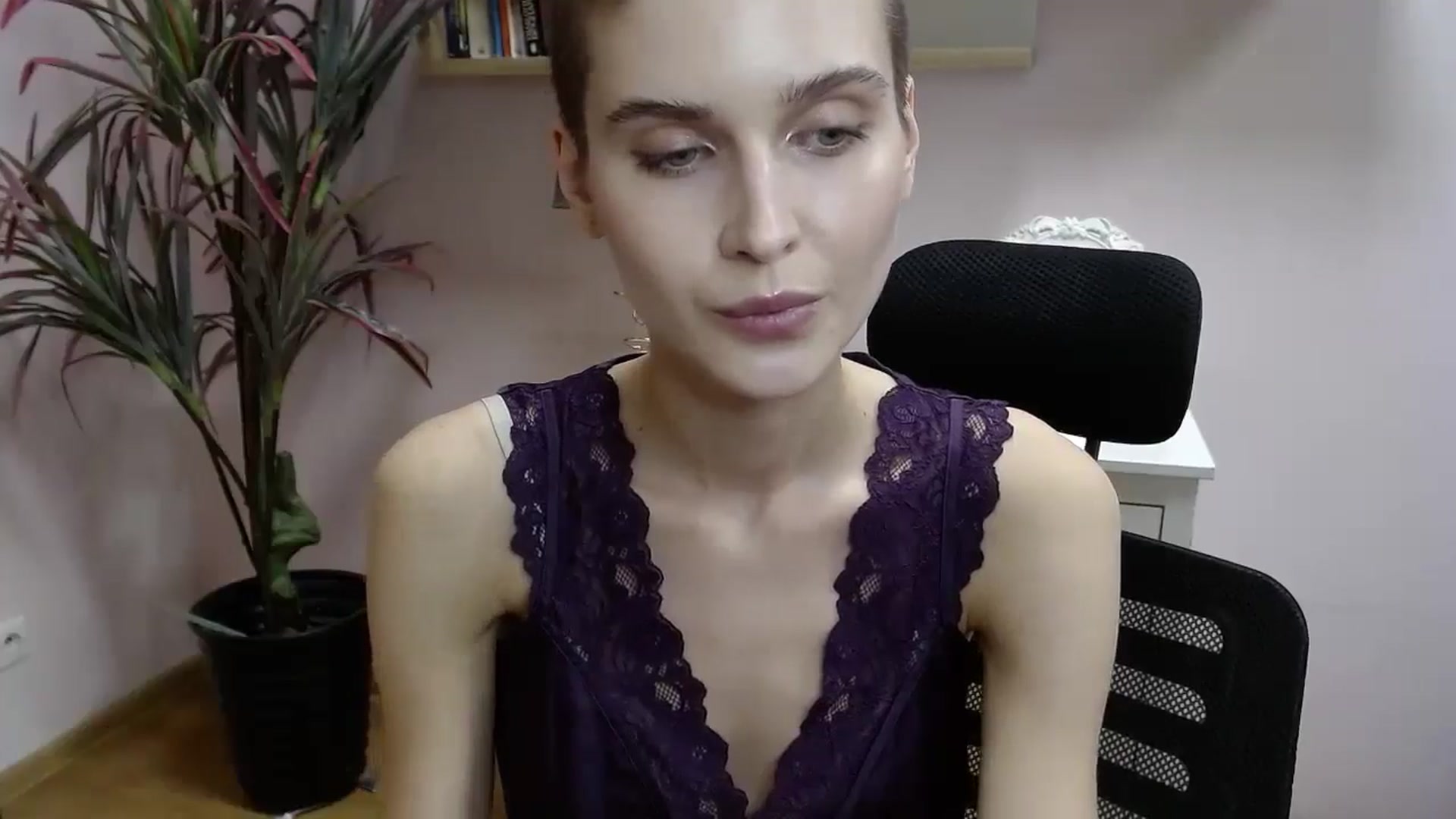 Gallery image thumbnail from SarahPassionX's myfreecams stream on, 05/07/2024, 16:17 image 18 of 20