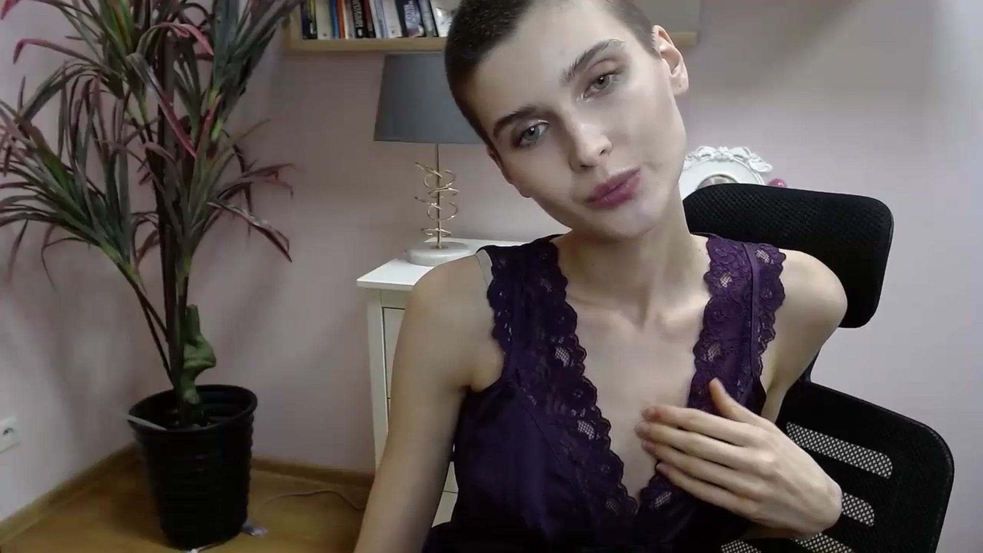 Gallery image thumbnail from SarahPassionX's myfreecams stream on, 05/07/2024, 16:17 image 19 of 20