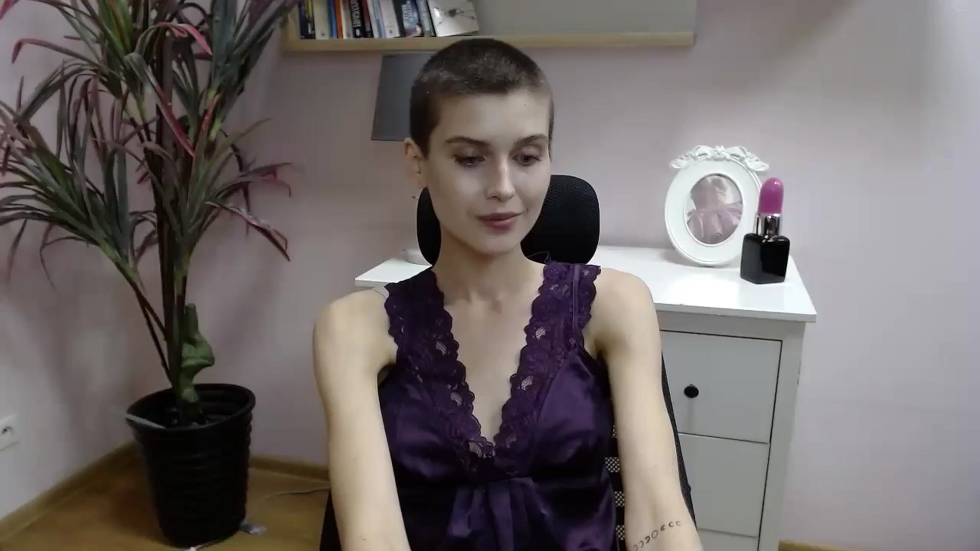 Gallery image thumbnail from SarahPassionX's myfreecams stream on, 05/07/2024, 16:17 image 1 of 20
