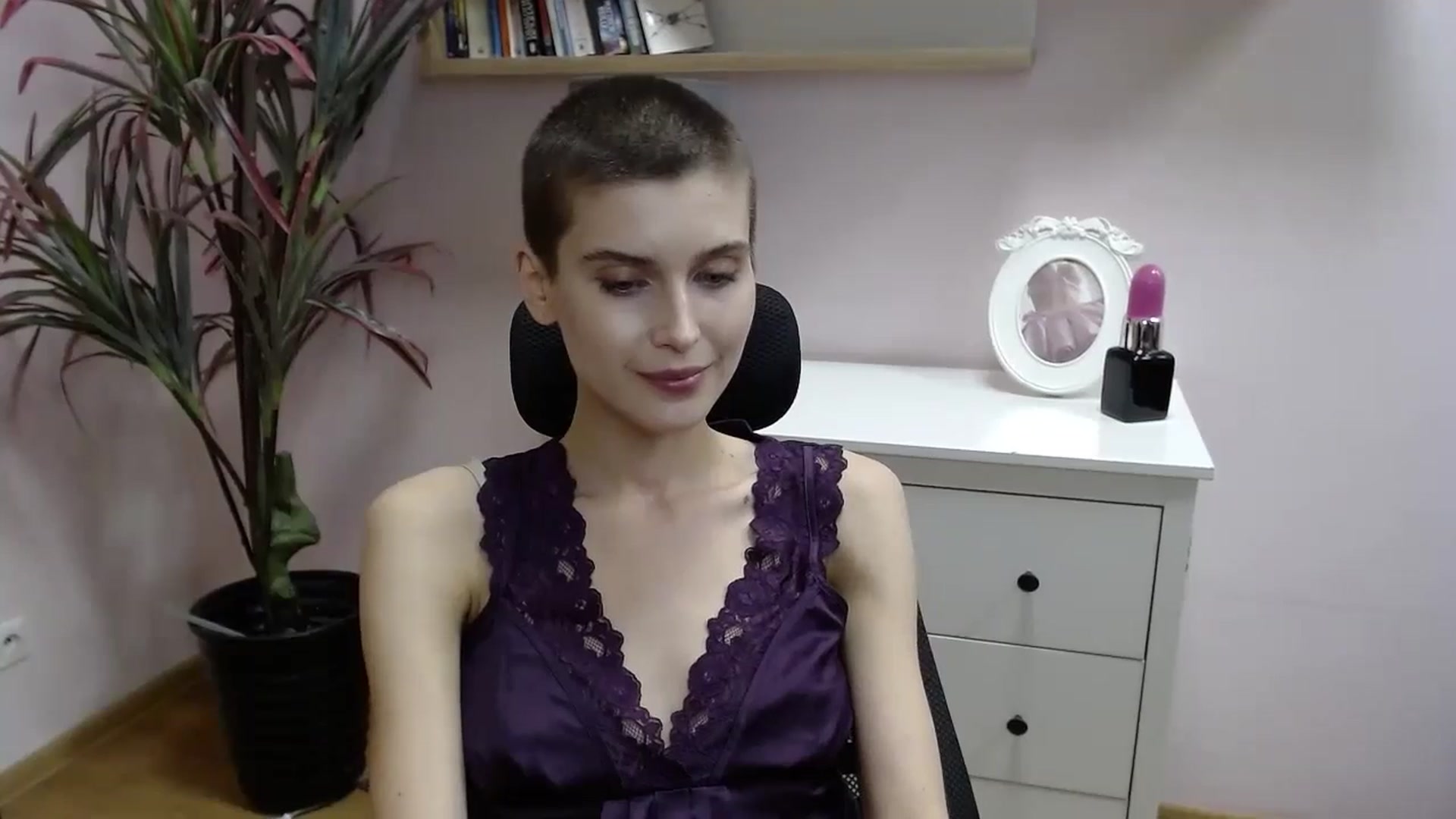 Gallery image thumbnail from SarahPassionX's myfreecams stream on, 05/07/2024, 16:17 image 9 of 20