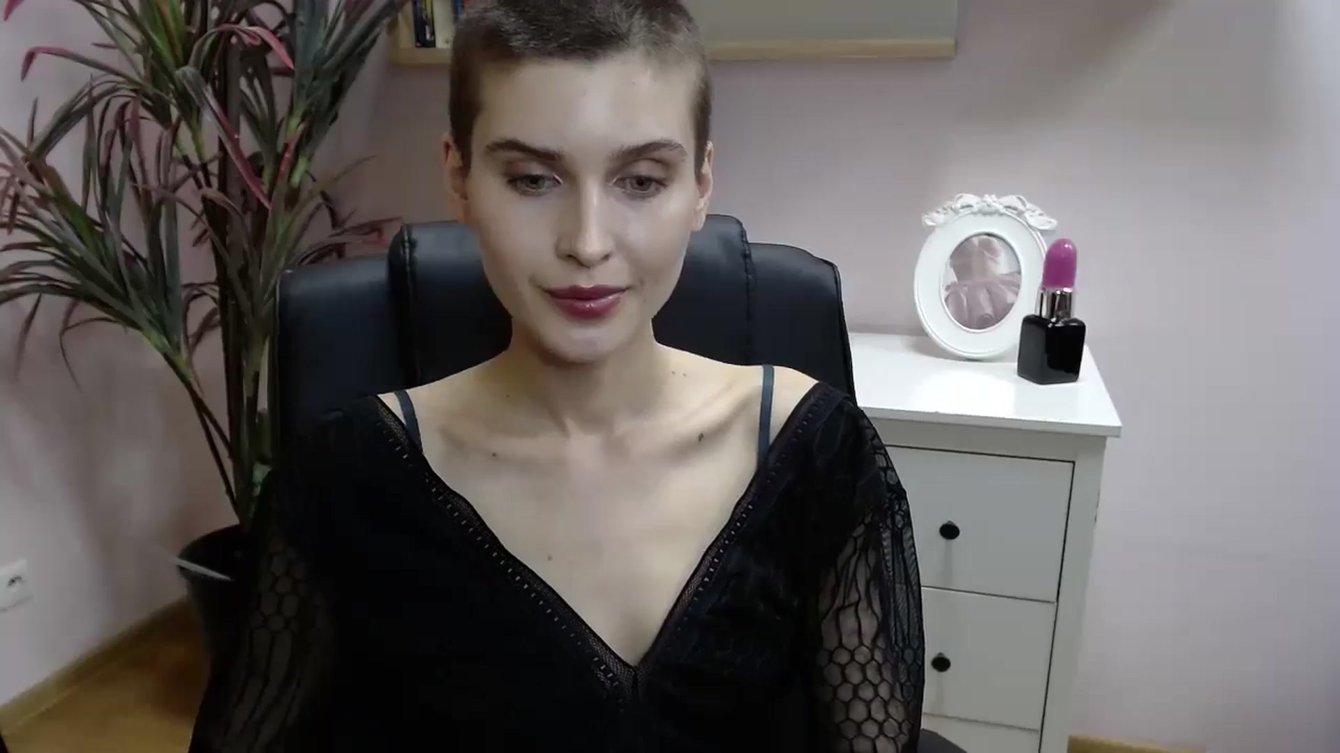 Gallery image thumbnail from SarahPassionX's myfreecams stream on, 05/07/2024, 19:03 image 10 of 20