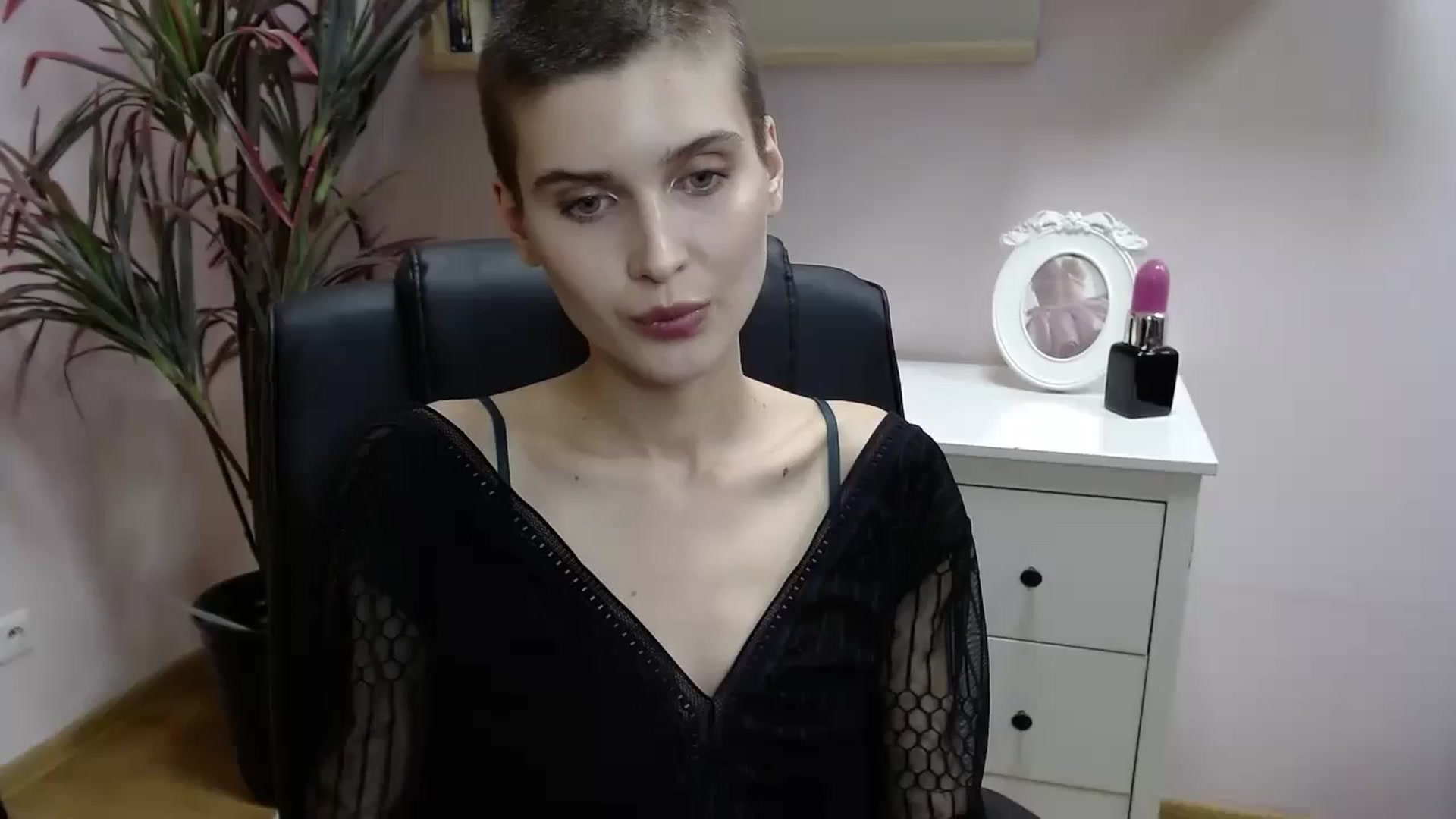 Gallery image thumbnail from SarahPassionX's myfreecams stream on, 05/07/2024, 19:03 image 16 of 20
