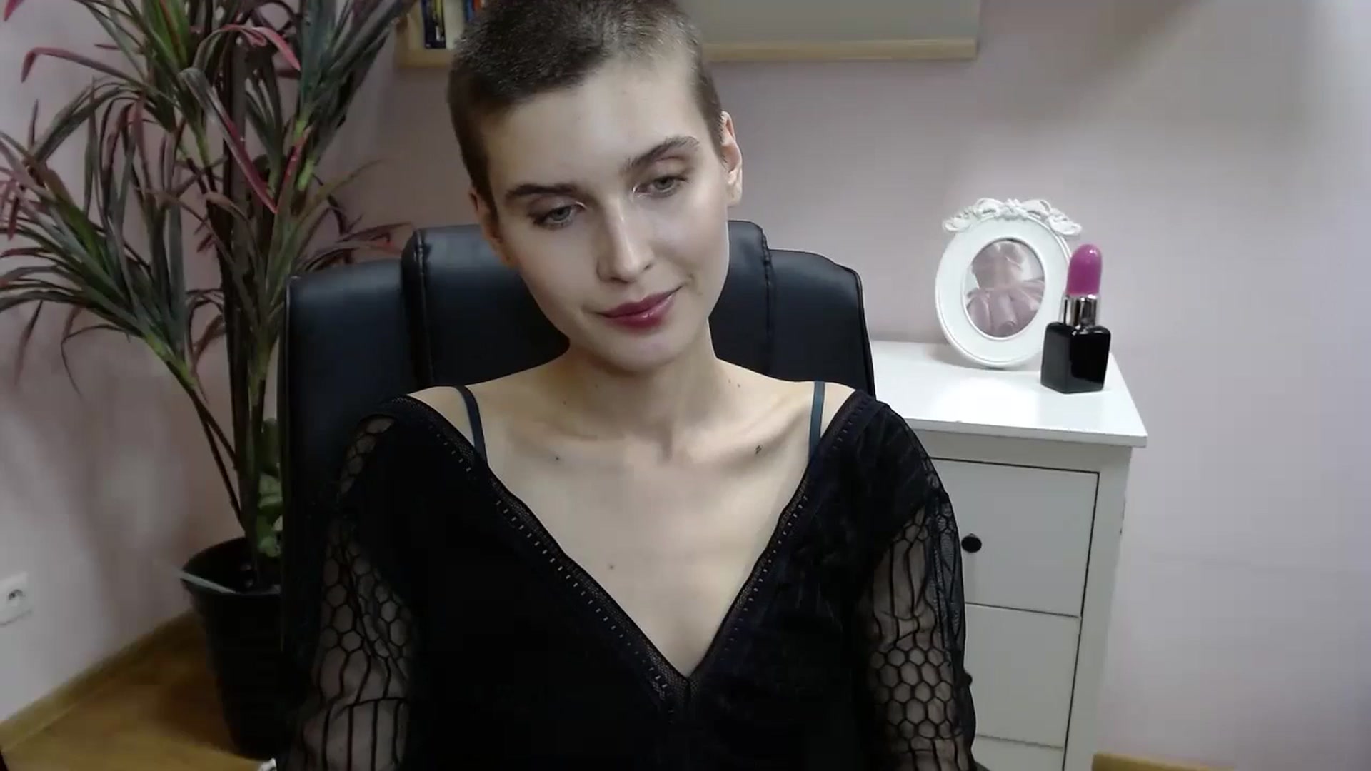Gallery image thumbnail from SarahPassionX's myfreecams stream on, 05/07/2024, 19:03 image 11 of 20