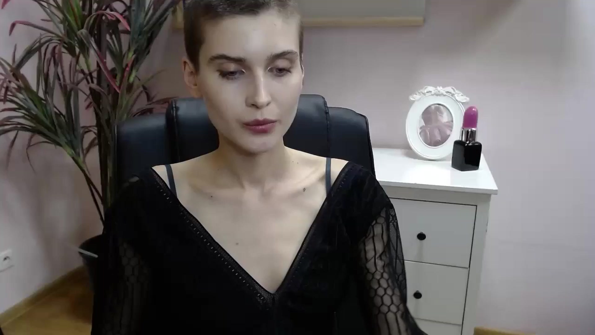 Gallery image thumbnail from SarahPassionX's myfreecams stream on, 05/07/2024, 19:03 image 6 of 20