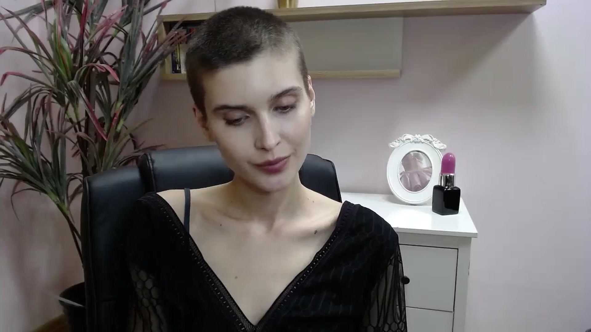 Gallery image thumbnail from SarahPassionX's myfreecams stream on, 05/07/2024, 19:03 image 19 of 20