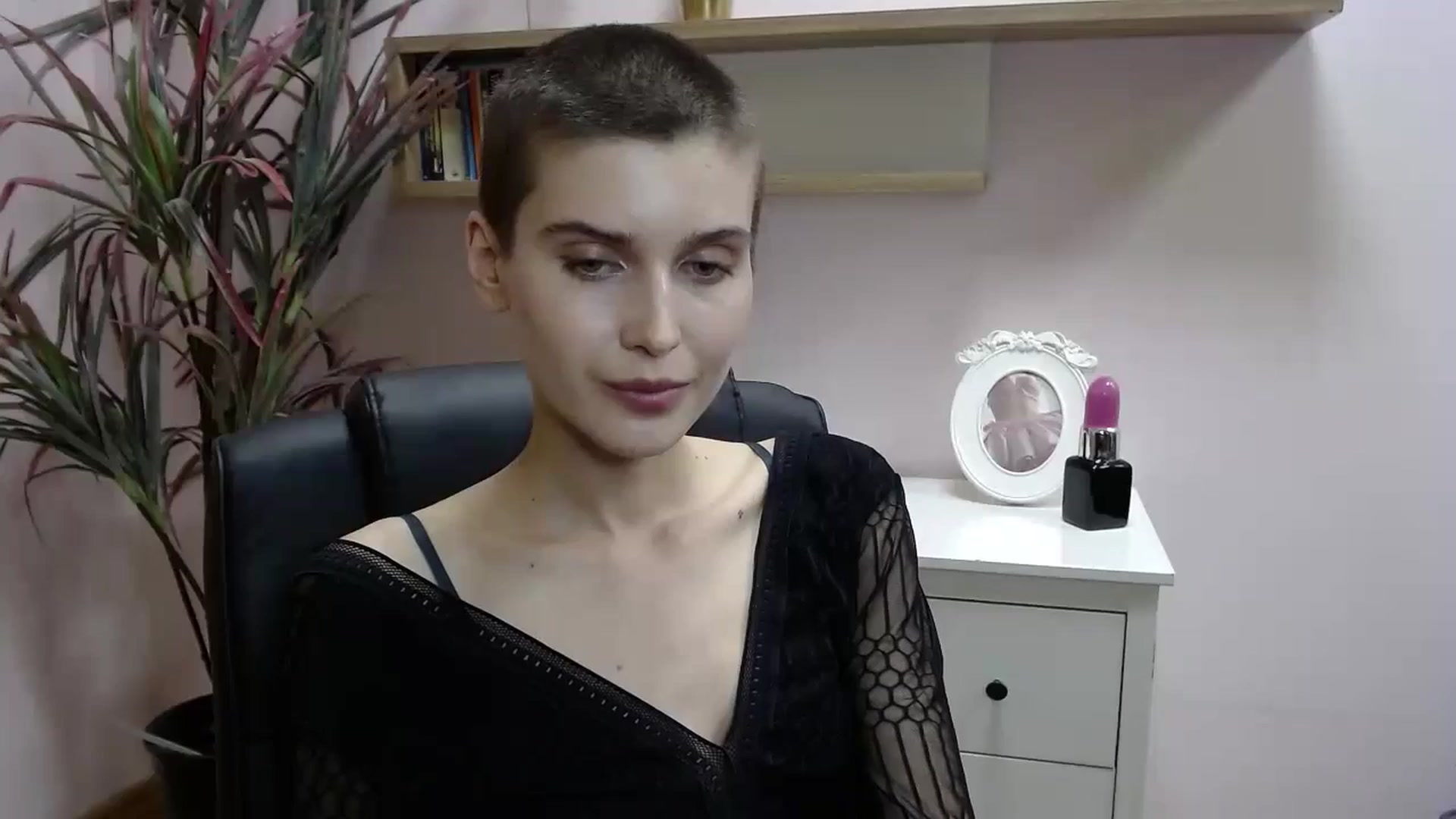 Gallery image thumbnail from SarahPassionX's myfreecams stream on, 05/07/2024, 19:03 image 20 of 20