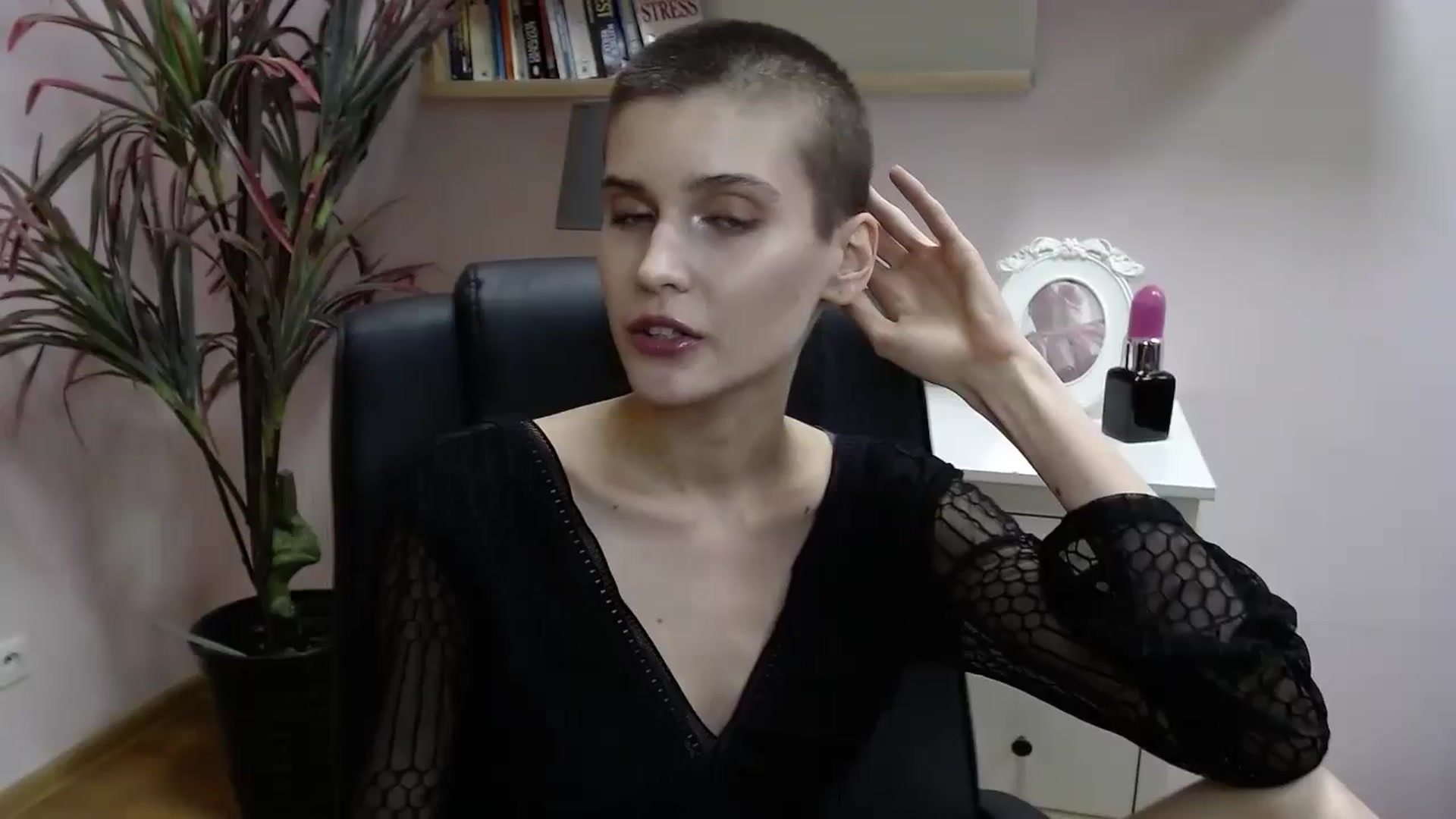 Gallery image thumbnail from SarahPassionX's myfreecams stream on, 05/07/2024, 19:03 image 1 of 20